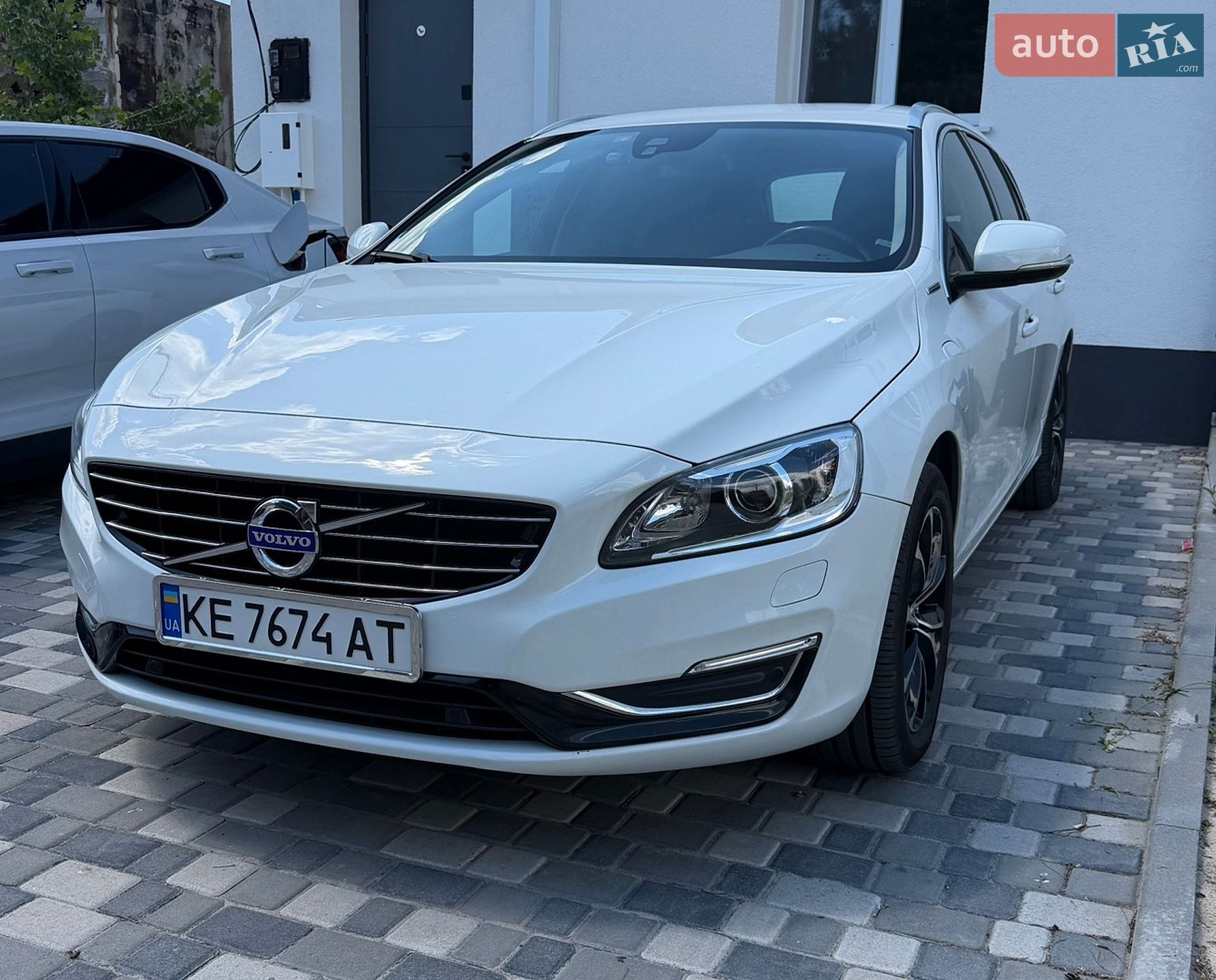 Volvo V60 2013 VIN YV1GWAA50E1188150 фото оголошення 3 з 16