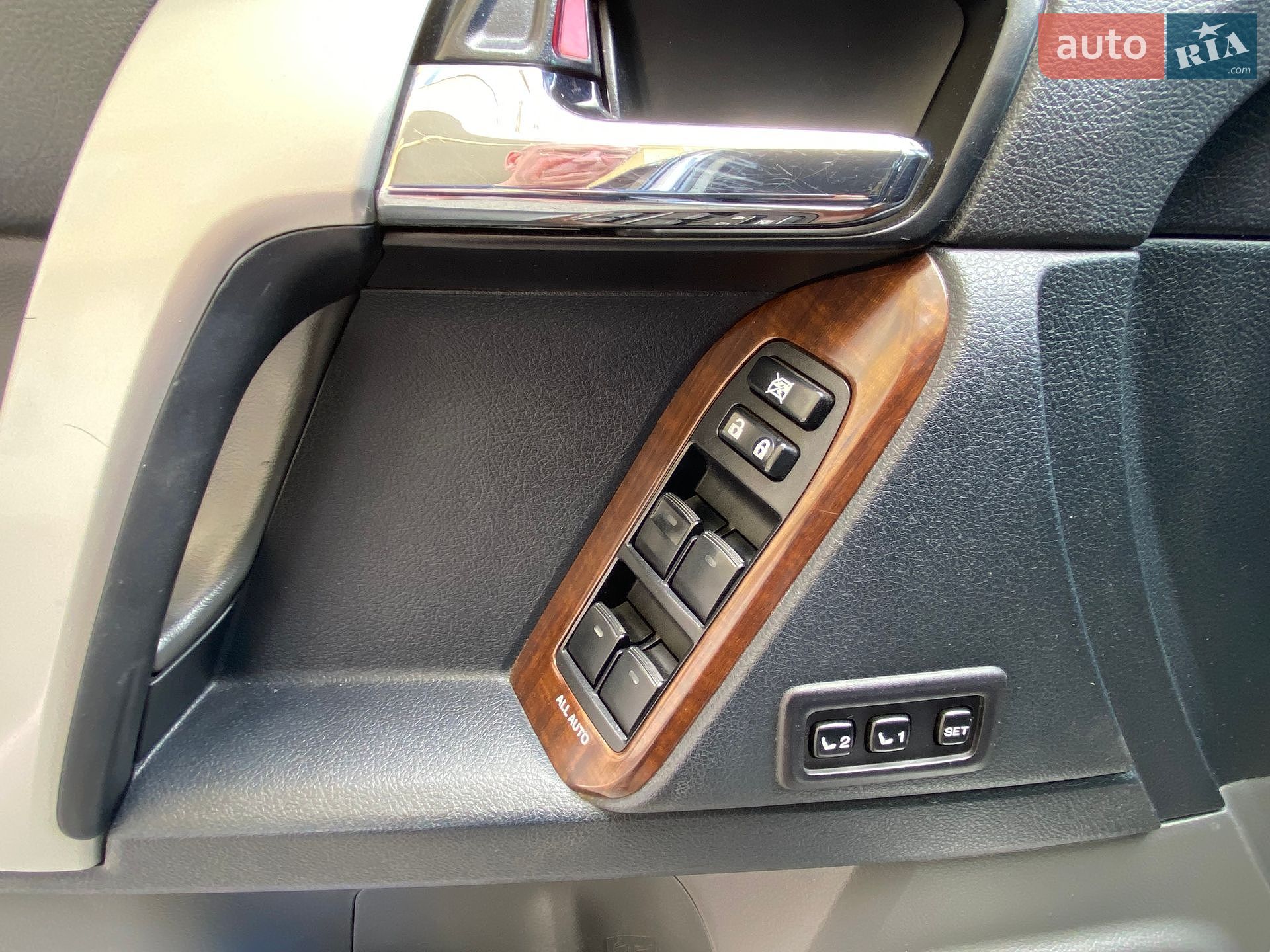 Toyota Land Cruiser Prado 2011 VIN JTEBU3FJ905021815 фото оголошення 25 з 35
