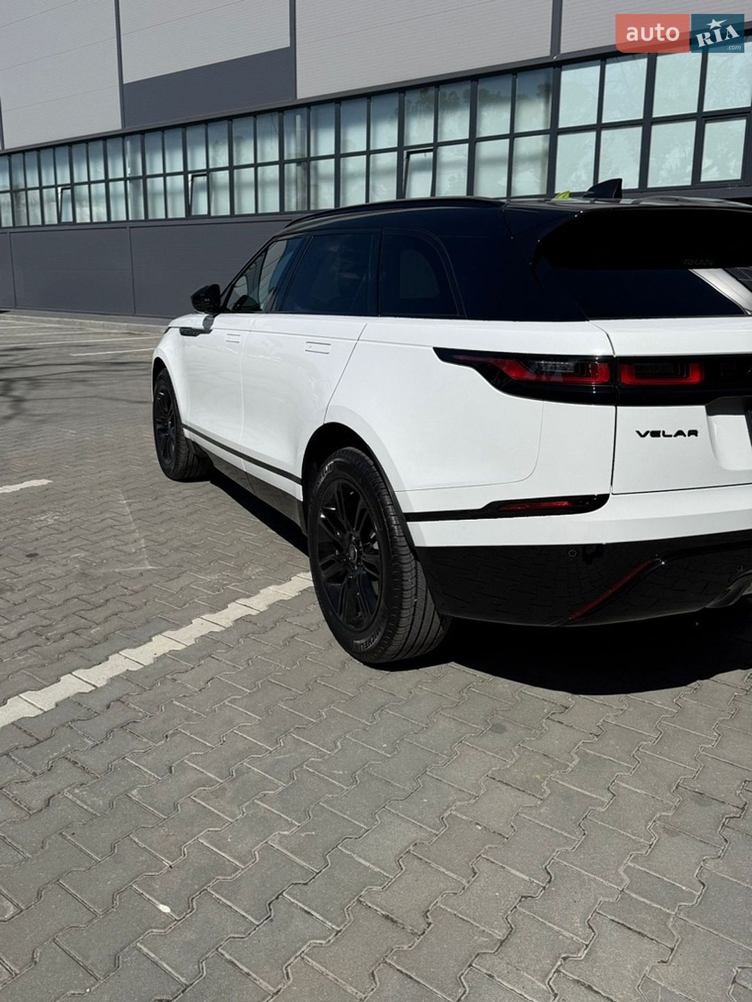 Land Rover Range Rover Velar 2023 VIN SALYT2EX2PA365367 фото оголошення 4 з 17
