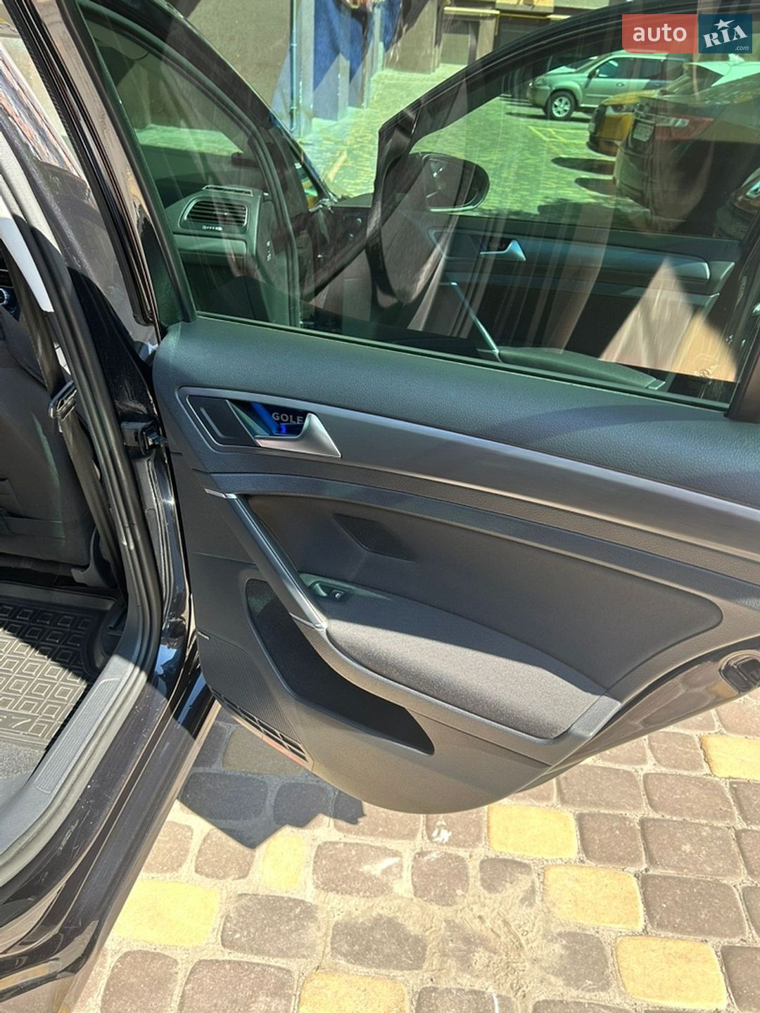 Volkswagen e-Golf 2018 VIN WVWZZZAUZJW909227 фото оголошення 10 з 28