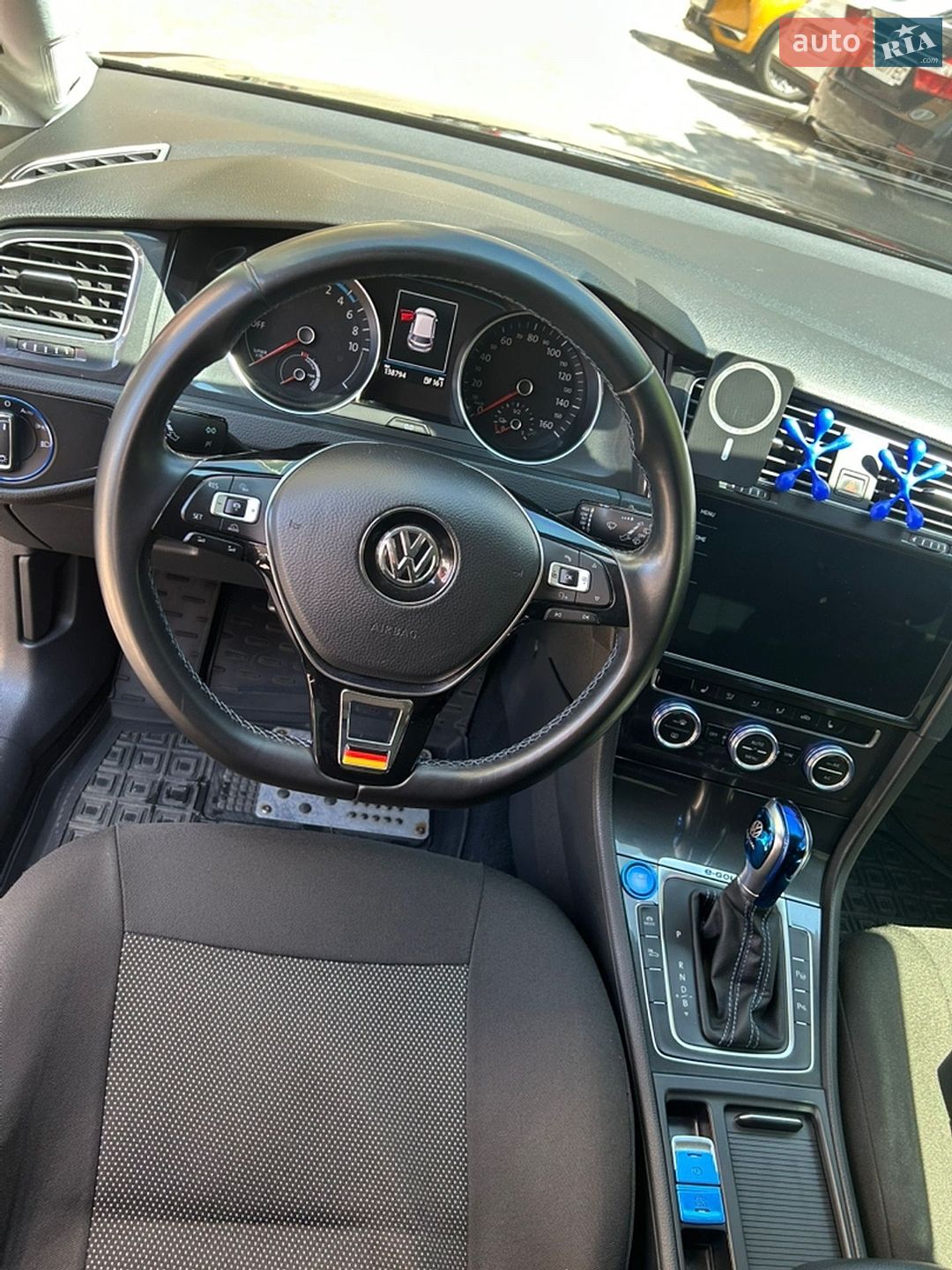 Volkswagen e-Golf 2018 VIN WVWZZZAUZJW909227 фото оголошення 16 з 28