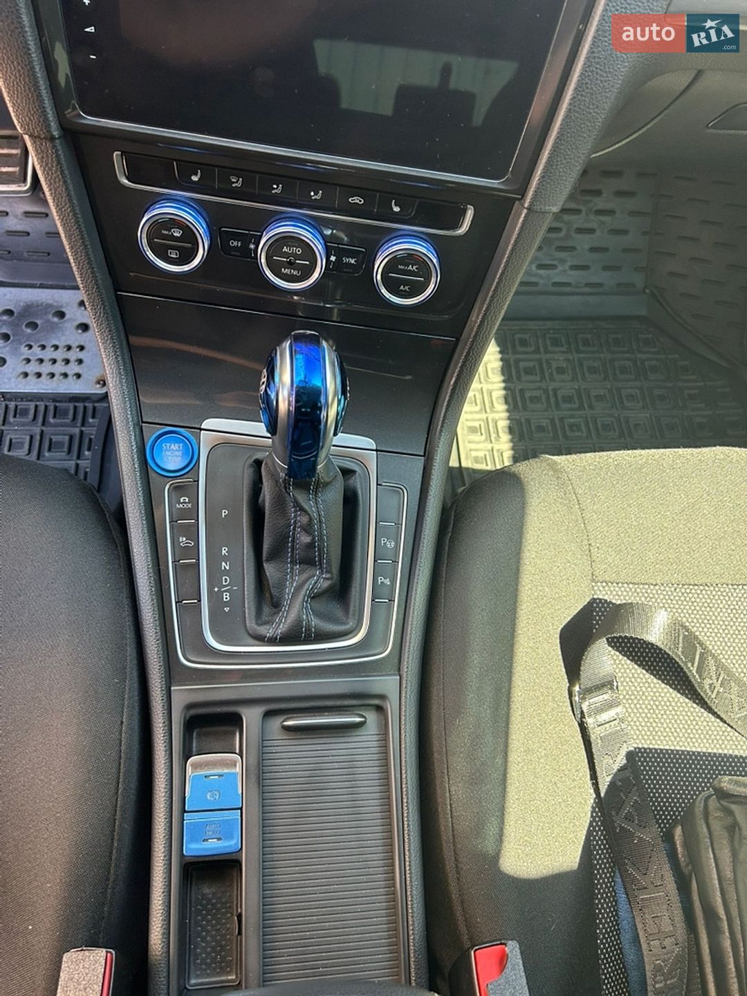 Volkswagen e-Golf 2018 VIN WVWZZZAUZJW909227 фото оголошення 17 з 28
