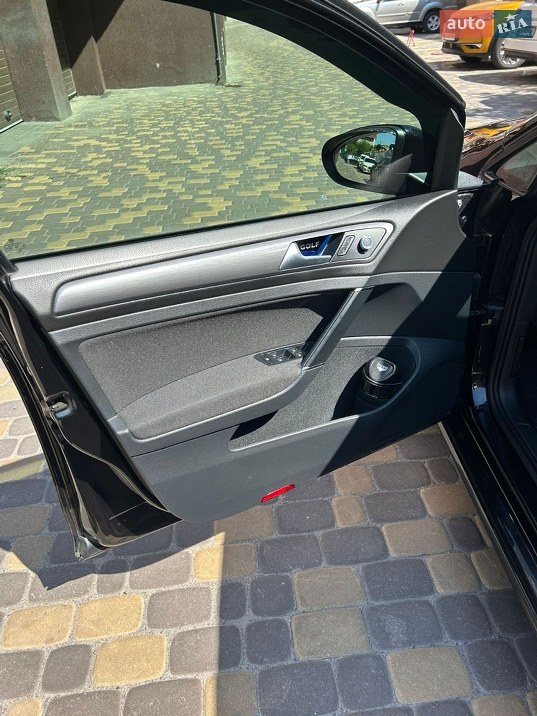 Volkswagen e-Golf 2018 VIN WVWZZZAUZJW909227 фото оголошення 18 з 28