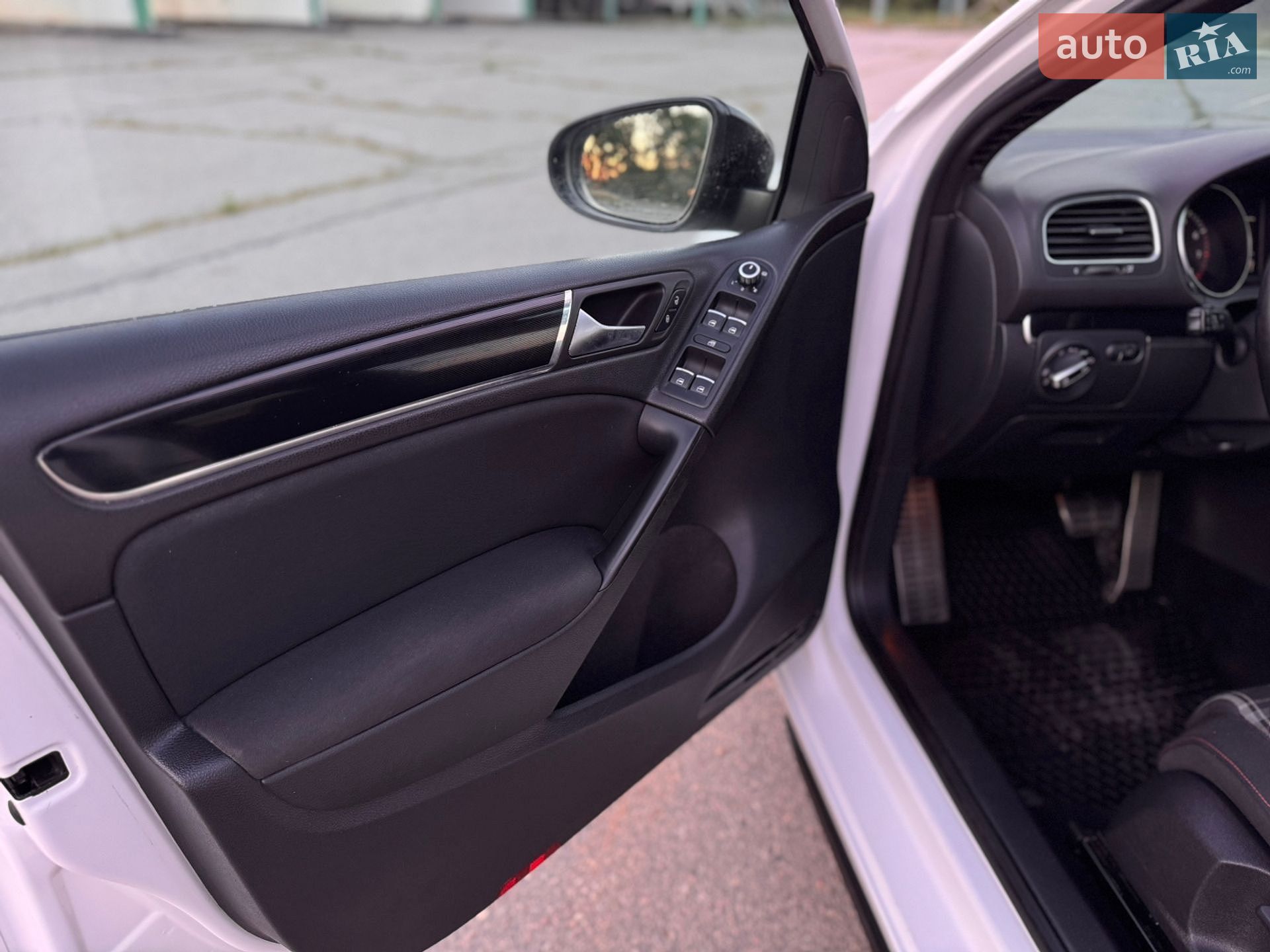 Volkswagen Golf GTI 2010 VIN WVWZZZ1KZAW425837 фото оголошення 9 з 14