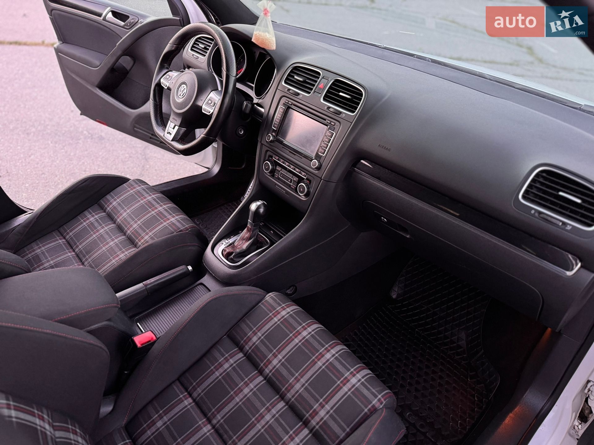 Volkswagen Golf GTI 2010 VIN WVWZZZ1KZAW425837 фото оголошення 12 з 14
