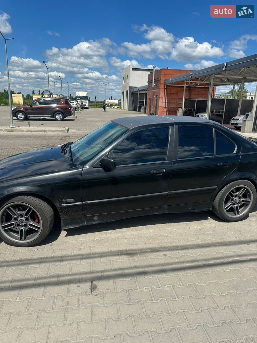 BMW 3 Series 1994 VIN WBACB31080FD85991 фото оголошення 4 з 16