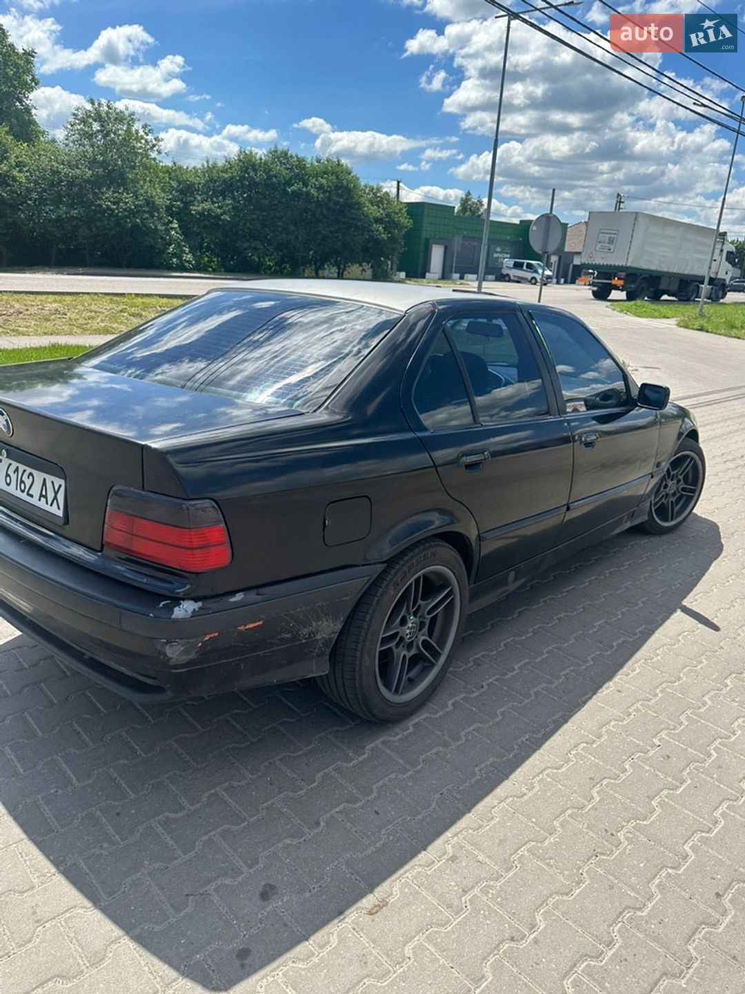 BMW 3 Series 1994 VIN WBACB31080FD85991 фото оголошення 7 з 16