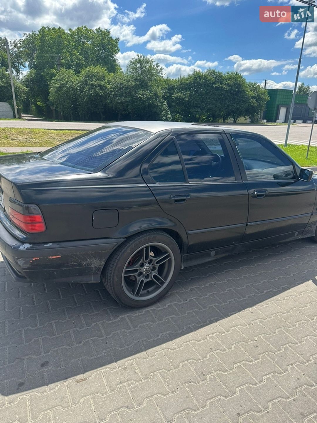 BMW 3 Series 1994 VIN WBACB31080FD85991 фото оголошення 8 з 16