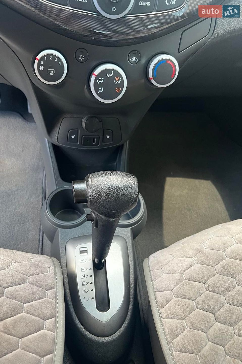 Chevrolet Spark 2013 VIN KLYMA48ZDEC413073 фото оголошення 4 з 8