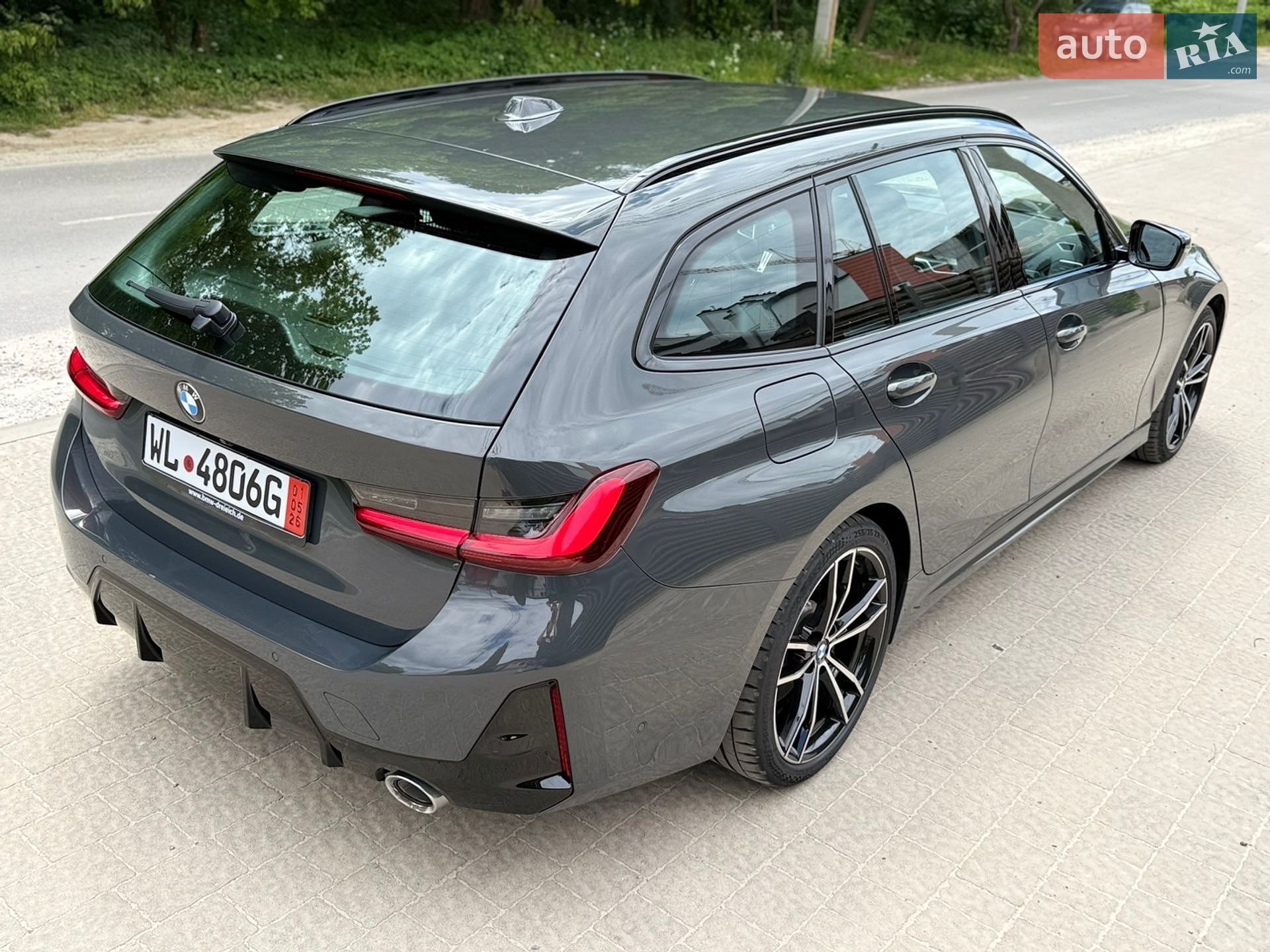BMW 3 Series 2022 VIN WBA51FZ050FN59000 фото оголошення 2 з 104