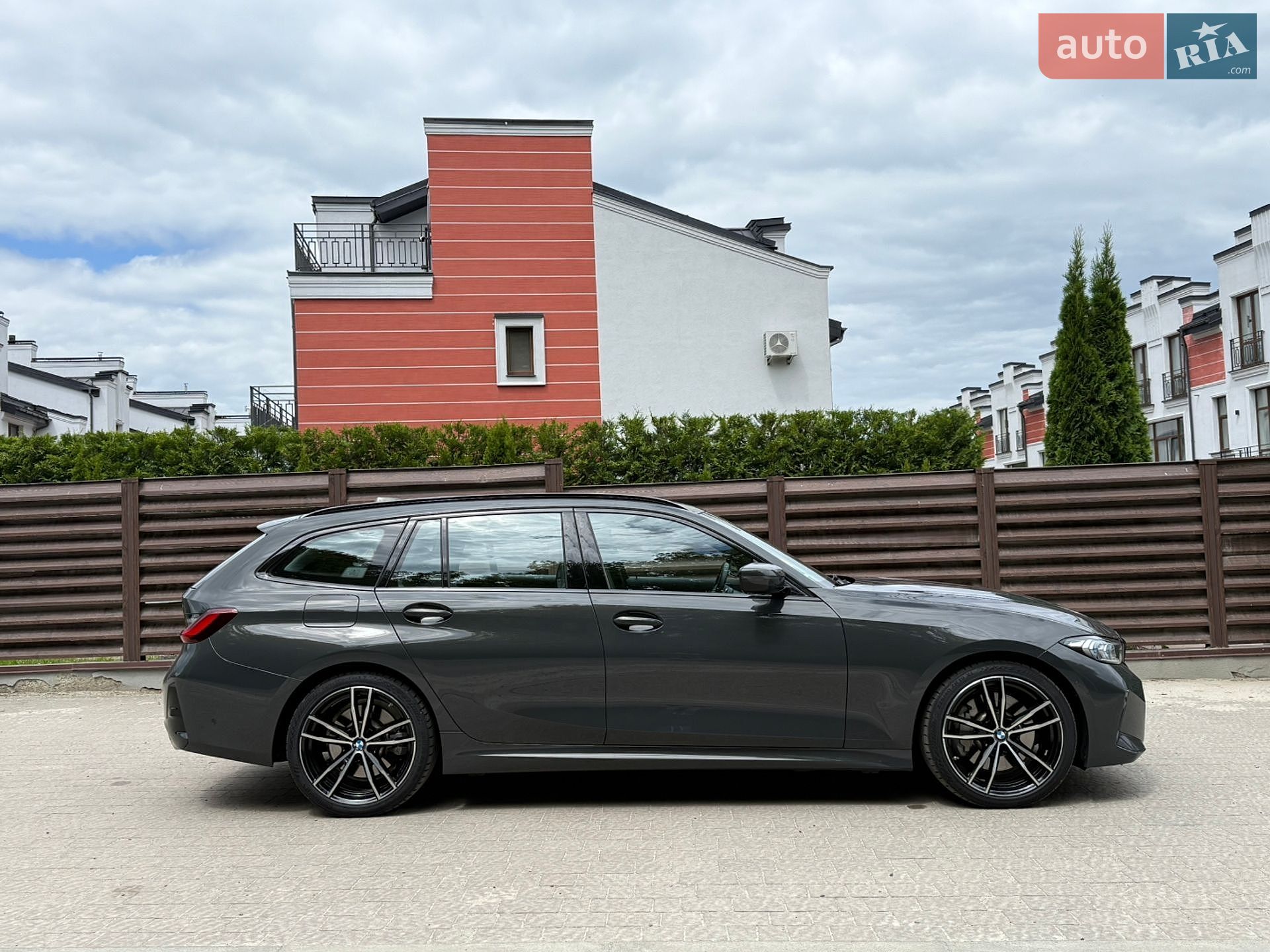 BMW 3 Series 2022 VIN WBA51FZ050FN59000 фото оголошення 11 з 104