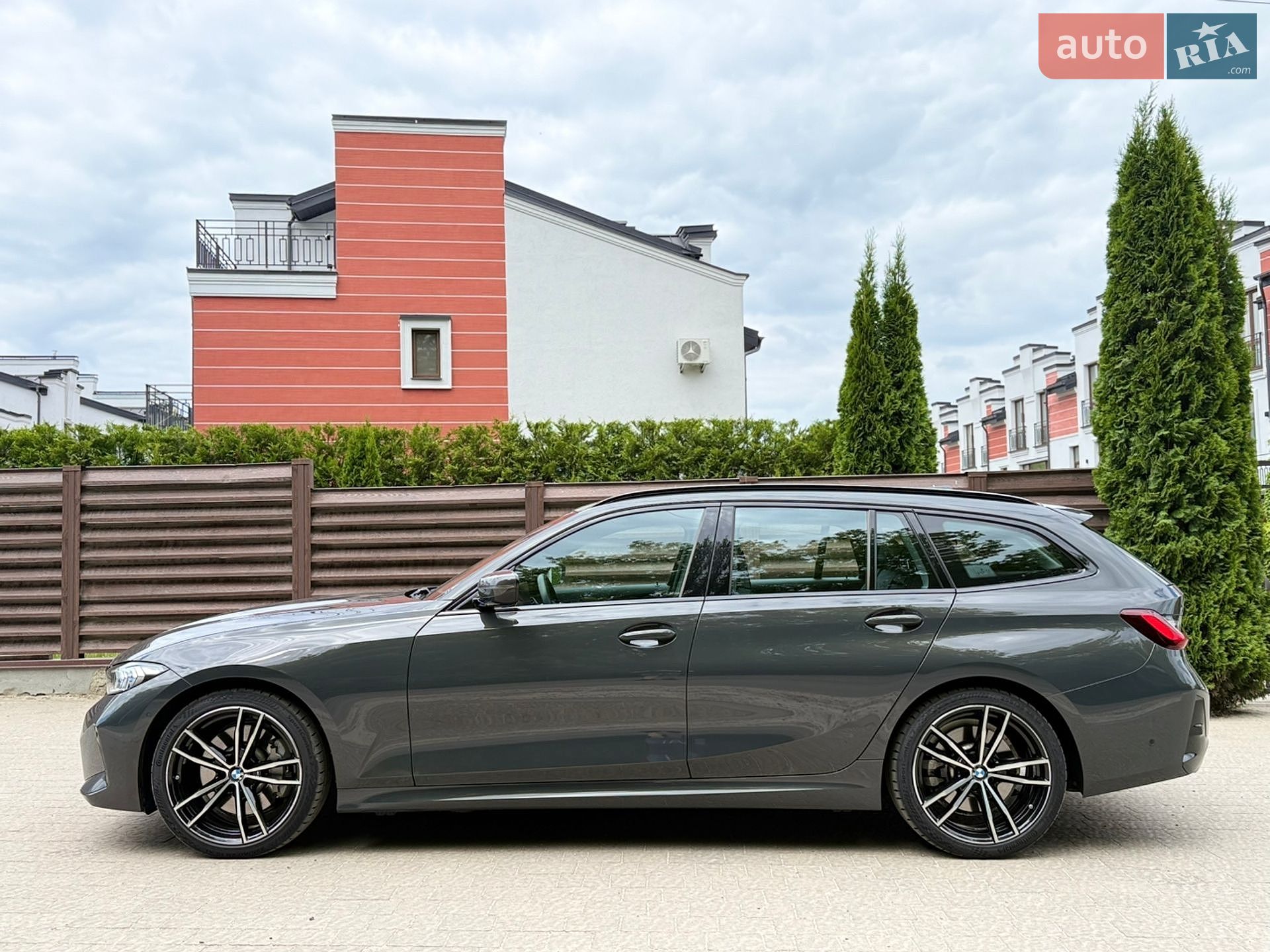 BMW 3 Series 2022 VIN WBA51FZ050FN59000 фото оголошення 32 з 104