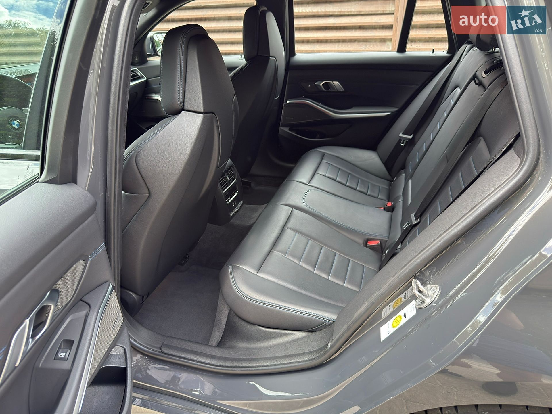 BMW 3 Series 2022 VIN WBA51FZ050FN59000 фото оголошення 62 з 104