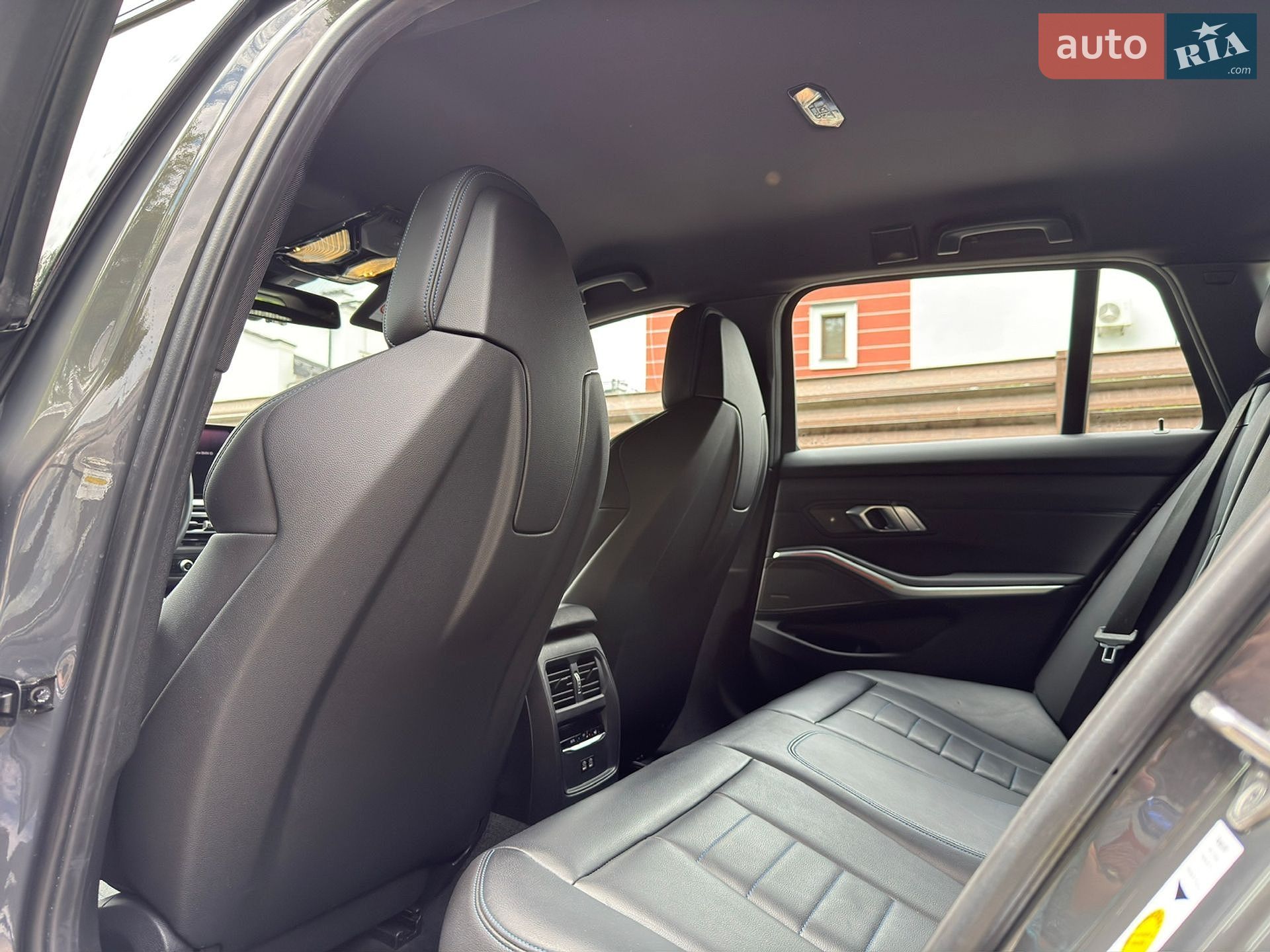 BMW 3 Series 2022 VIN WBA51FZ050FN59000 фото оголошення 63 з 104