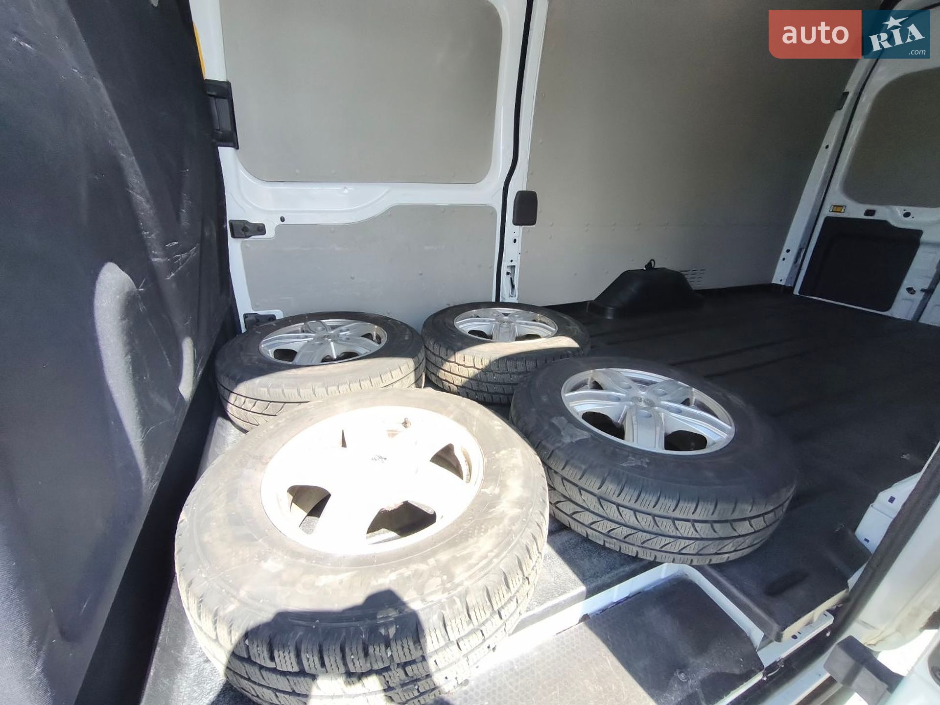 Ford E-Transit 2022 VIN WF0EXXTTRBNJ15974 фото оголошення 21 з 30