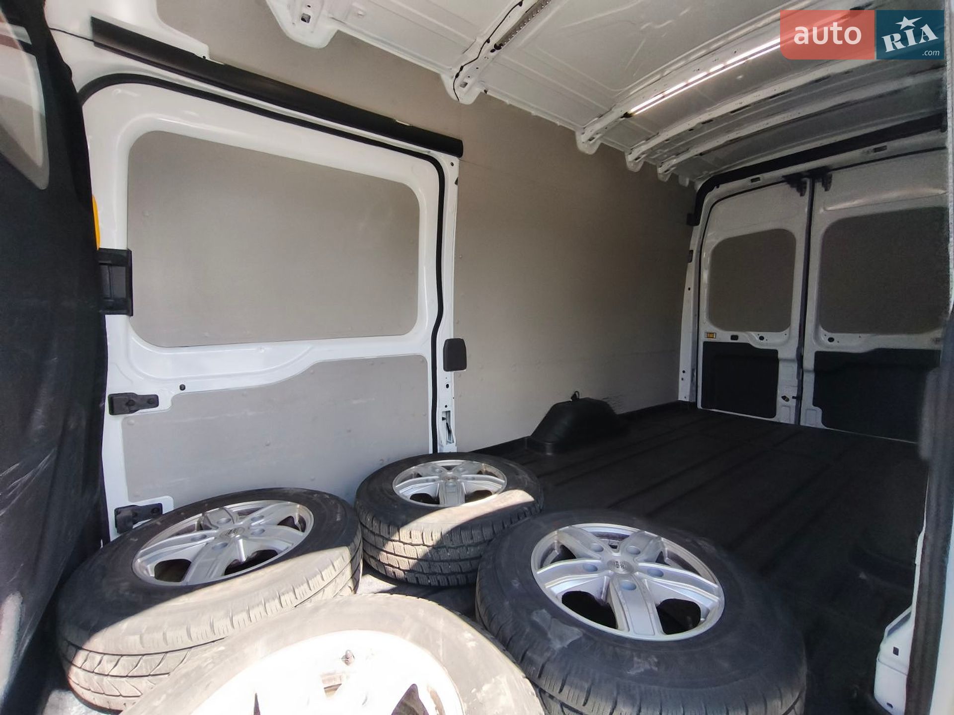 Ford E-Transit 2022 VIN WF0EXXTTRBNJ15974 фото оголошення 22 з 30