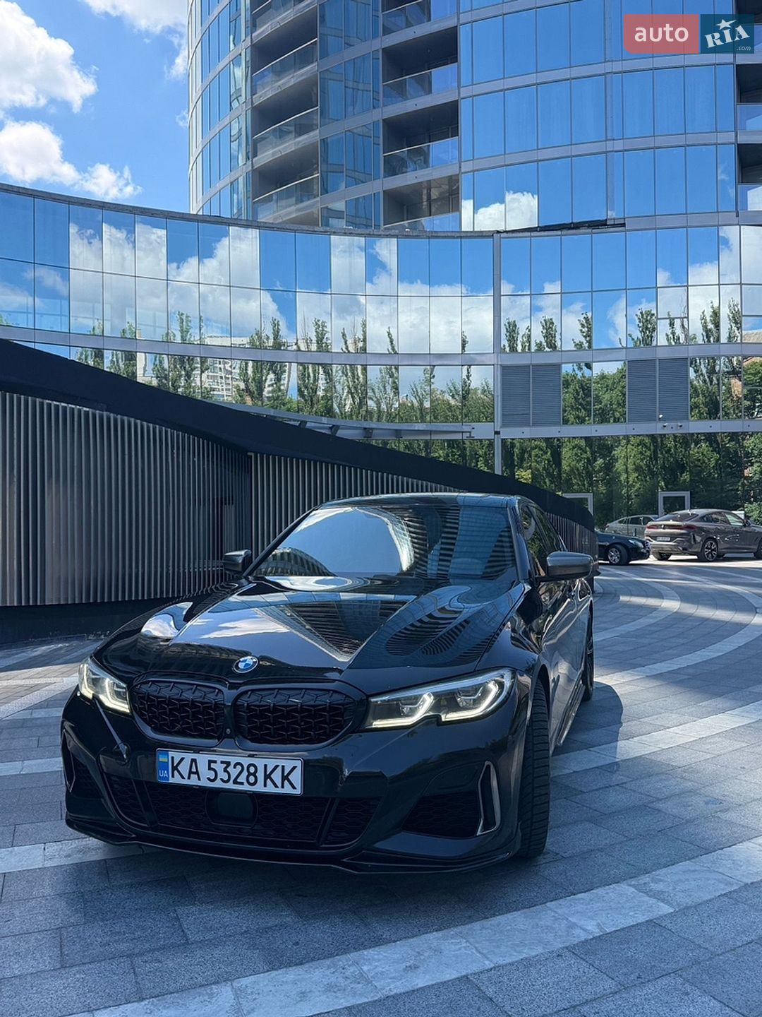 BMW 3 Series 2019 VIN WBA5U9C05LFH06263 фото оголошення 2 з 17