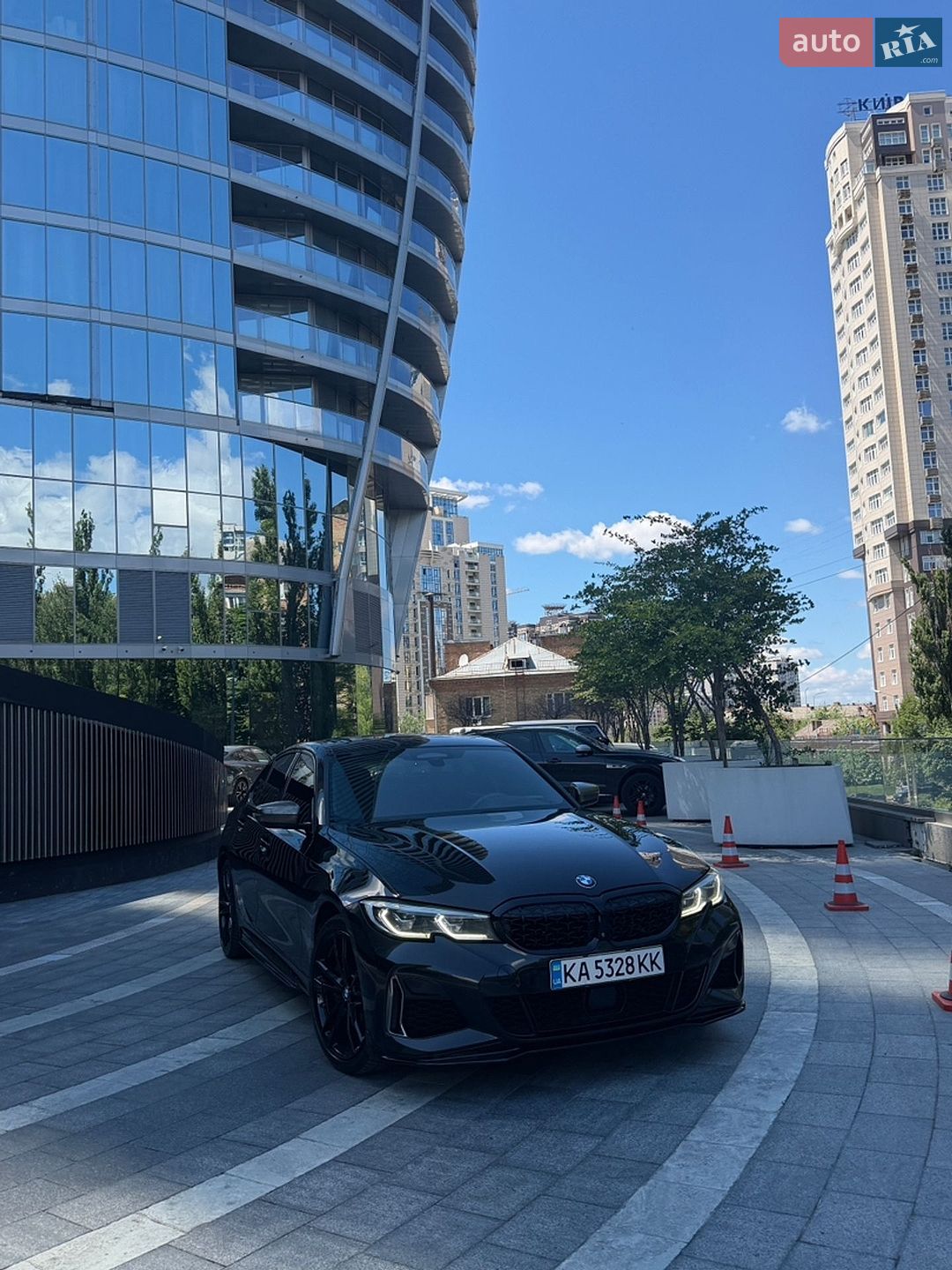 BMW 3 Series 2019 VIN WBA5U9C05LFH06263 фото оголошення 4 з 17
