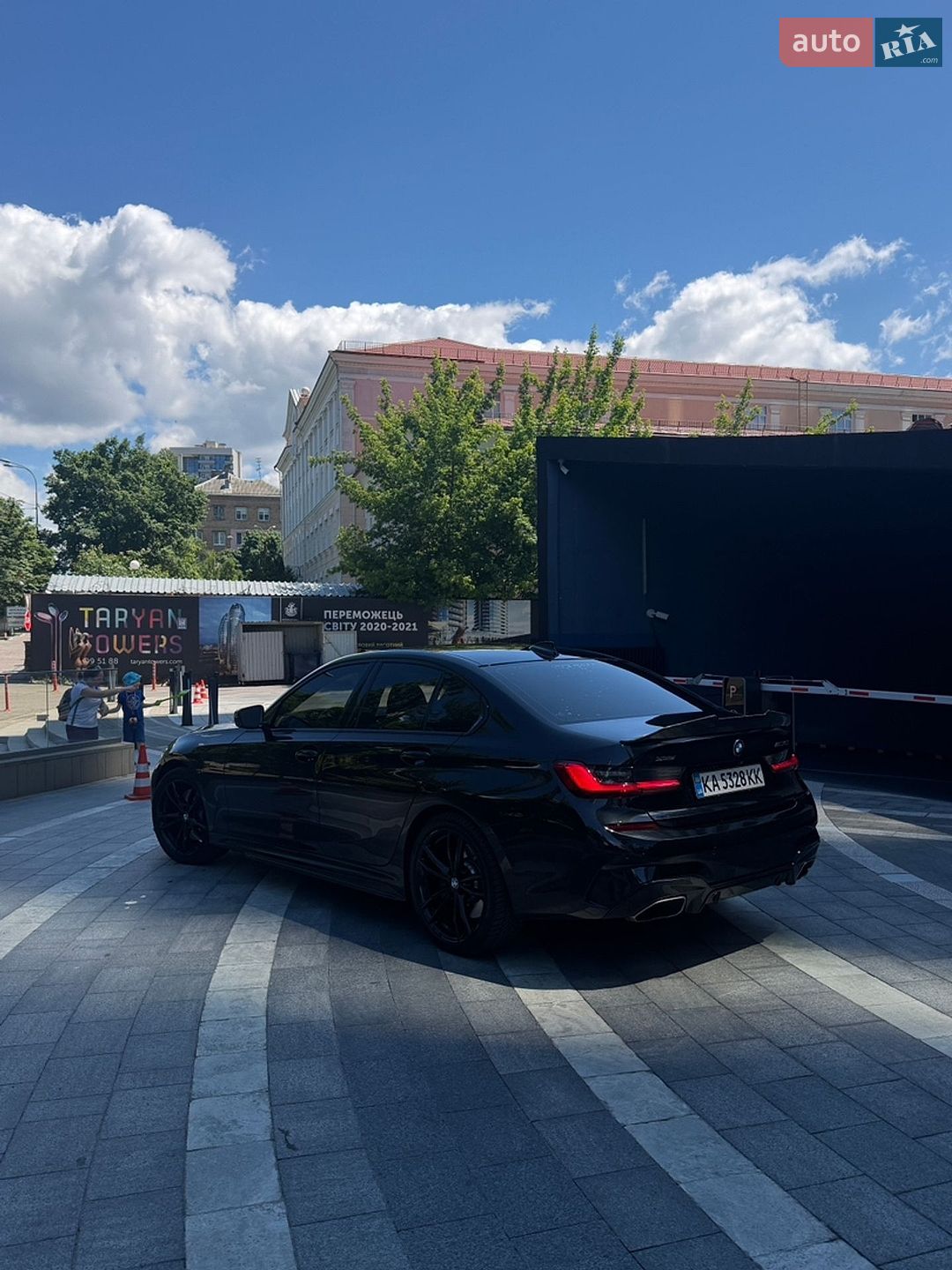 BMW 3 Series 2019 VIN WBA5U9C05LFH06263 фото оголошення 3 з 17