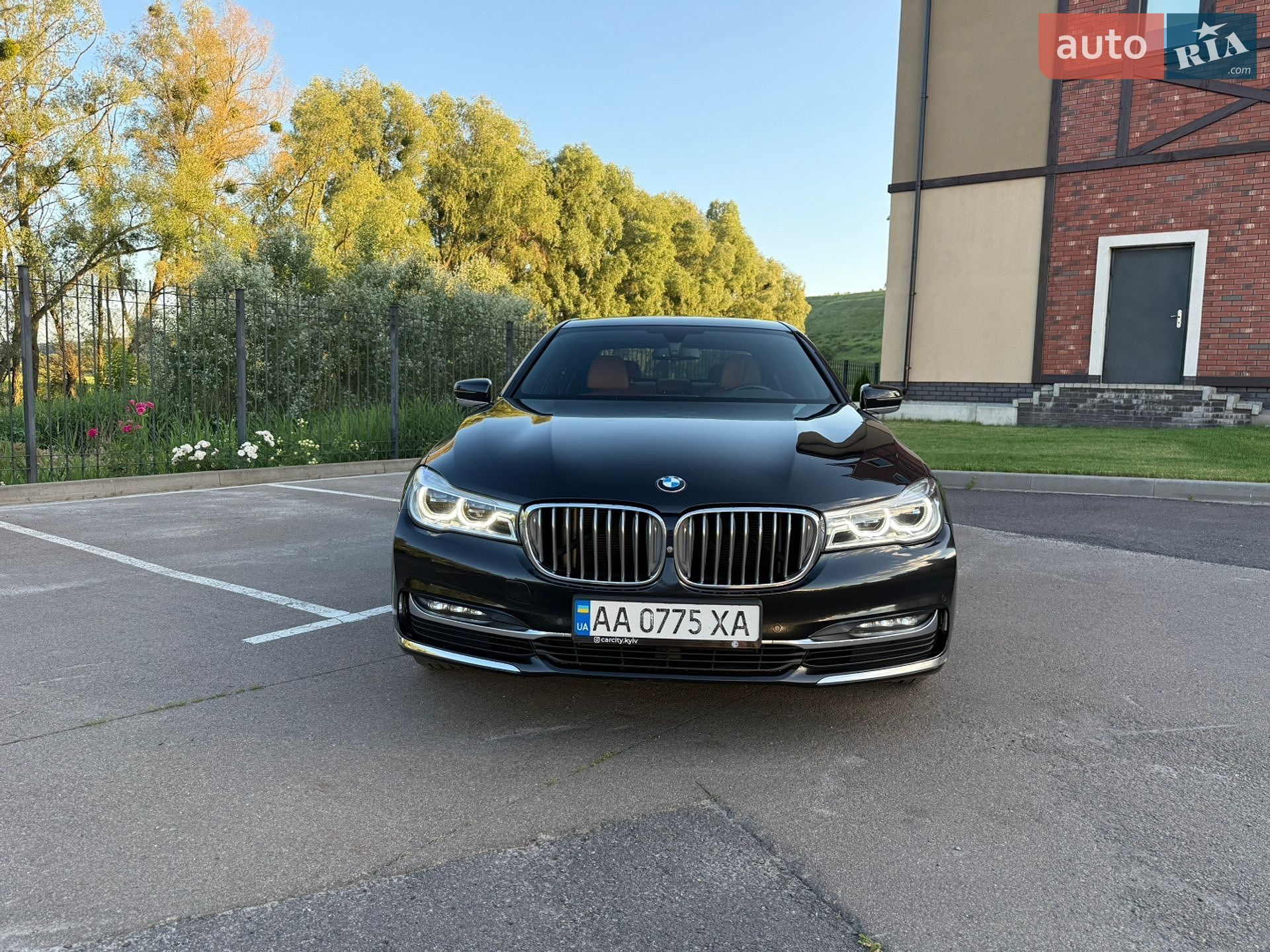 BMW 7 Series 2017 VIN WBA7C01090G493590 фото оголошення 2 з 38