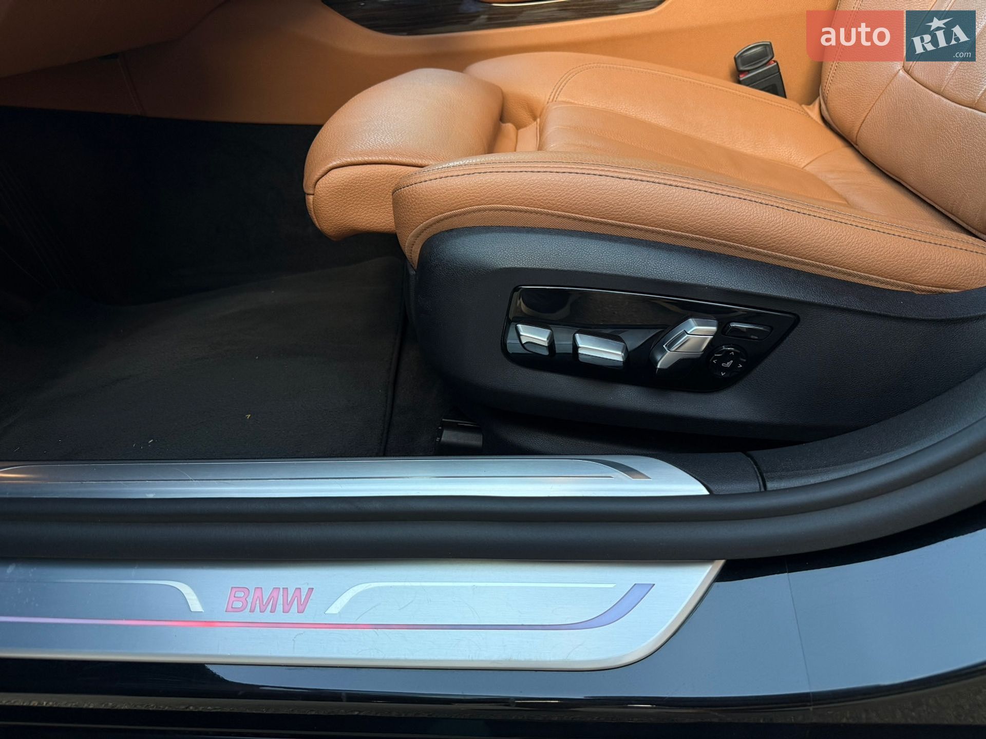 BMW 7 Series 2017 VIN WBA7C01090G493590 фото оголошення 13 з 38