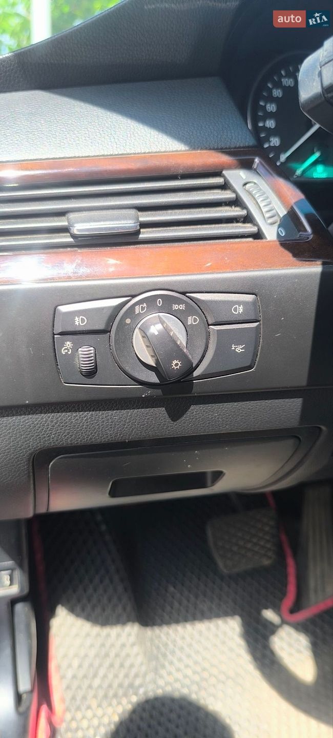 BMW 5 Series 2010 VIN WBAPX310X0C360396 фото оголошення 10 з 25