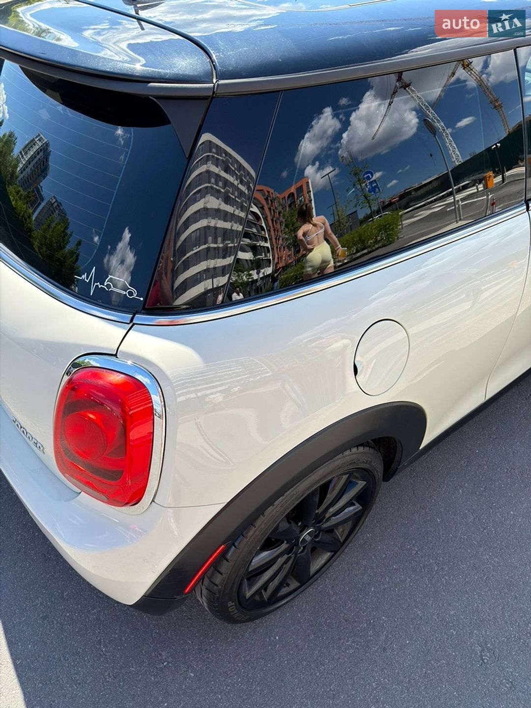 Mini Cooper 2015 VIN WMWXM5C50FT942125 фото оголошення 3 з 18