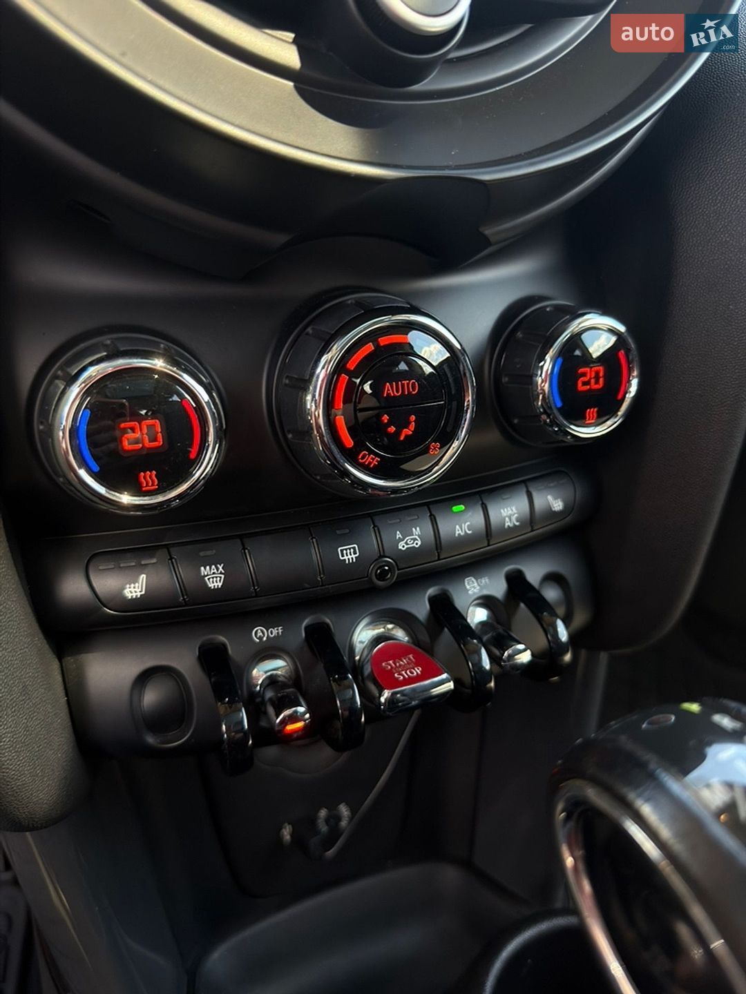 Mini Cooper 2015 VIN WMWXM5C50FT942125 фото оголошення 14 з 18