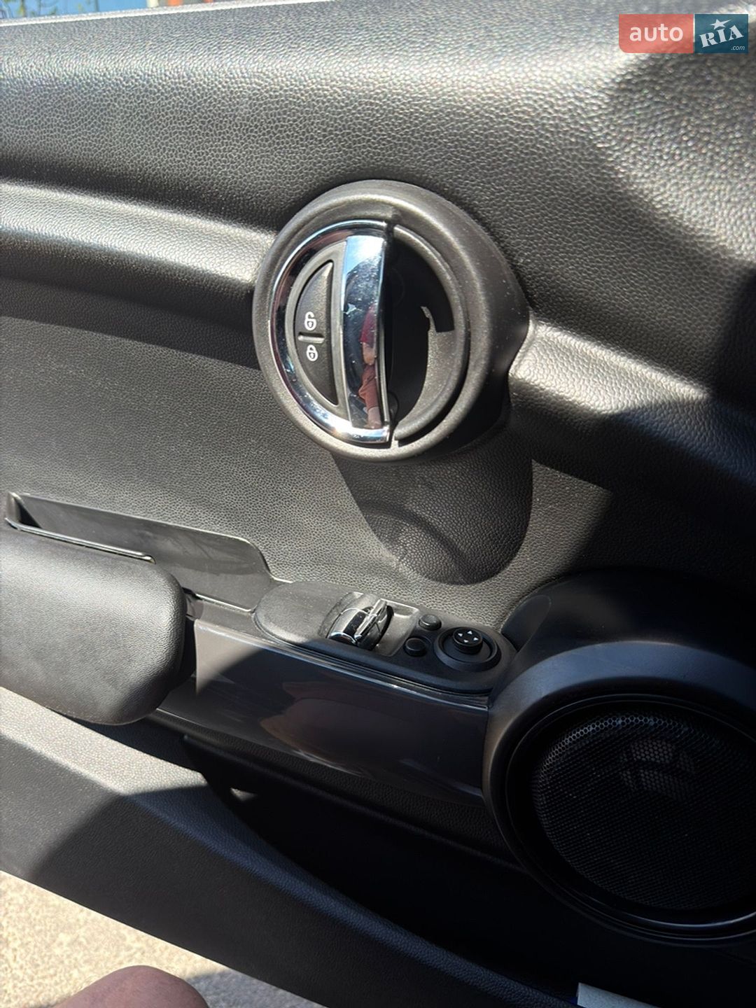 Mini Cooper 2015 VIN WMWXM5C50FT942125 фото оголошення 17 з 18