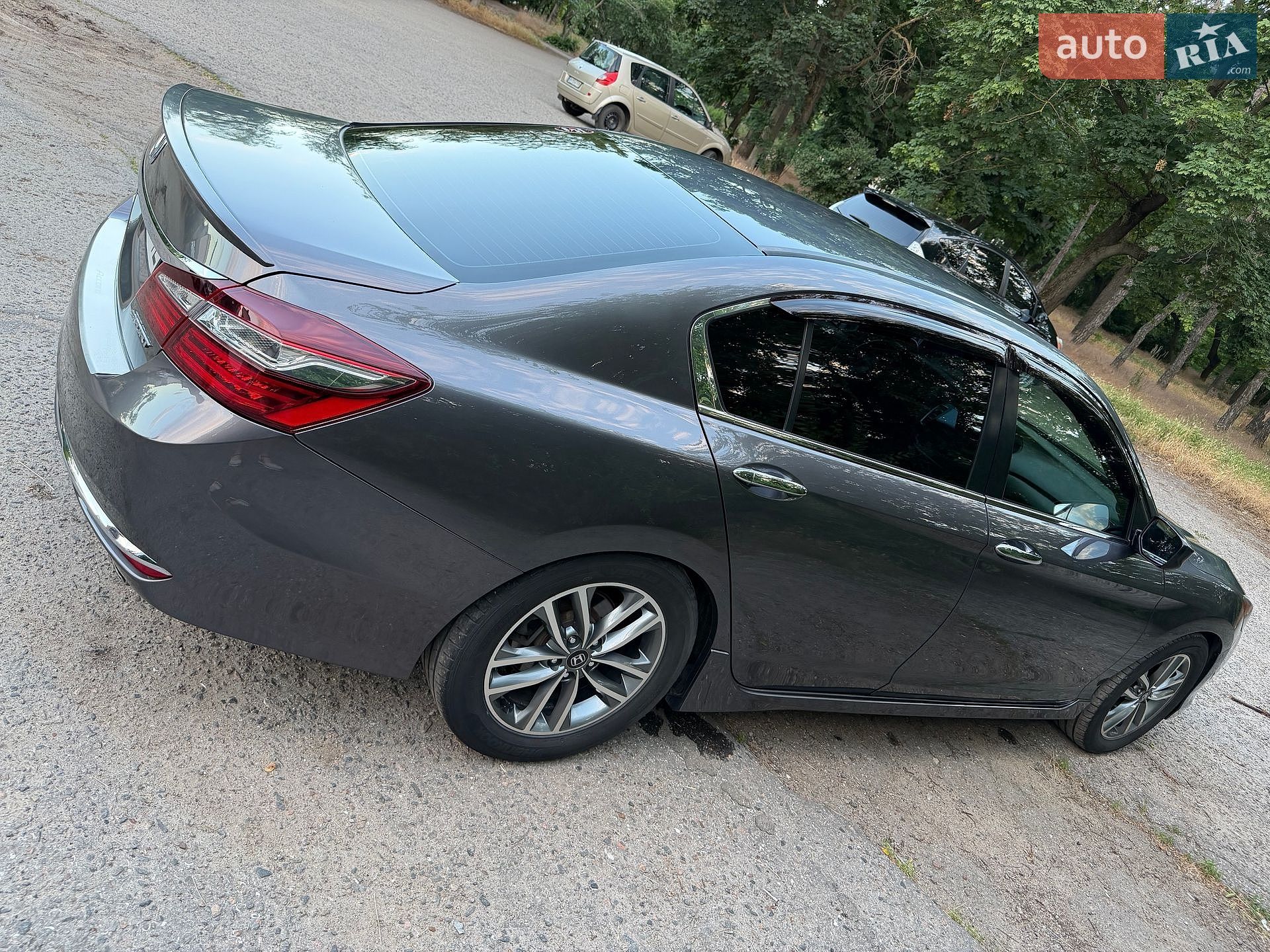 Honda Accord 2016 VIN 1HGCR2F56GA160116 фото оголошення 4 з 17