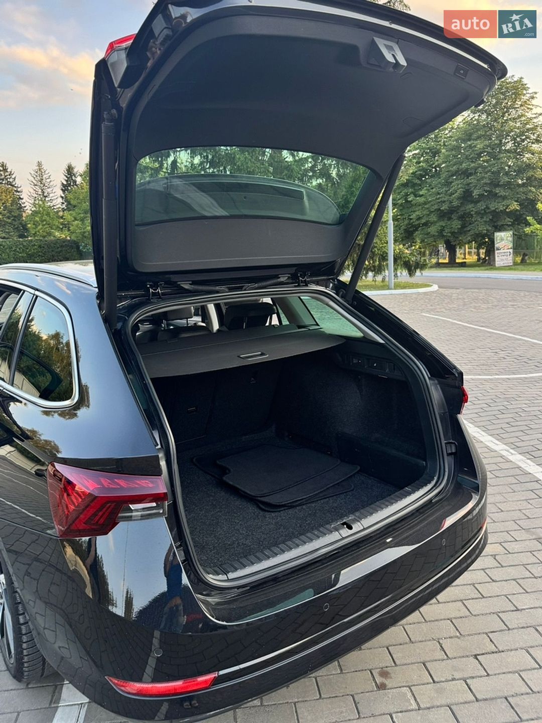 Skoda Octavia 2021 VIN TMBJJ7NX7MY085121 фото оголошення 12 з 35
