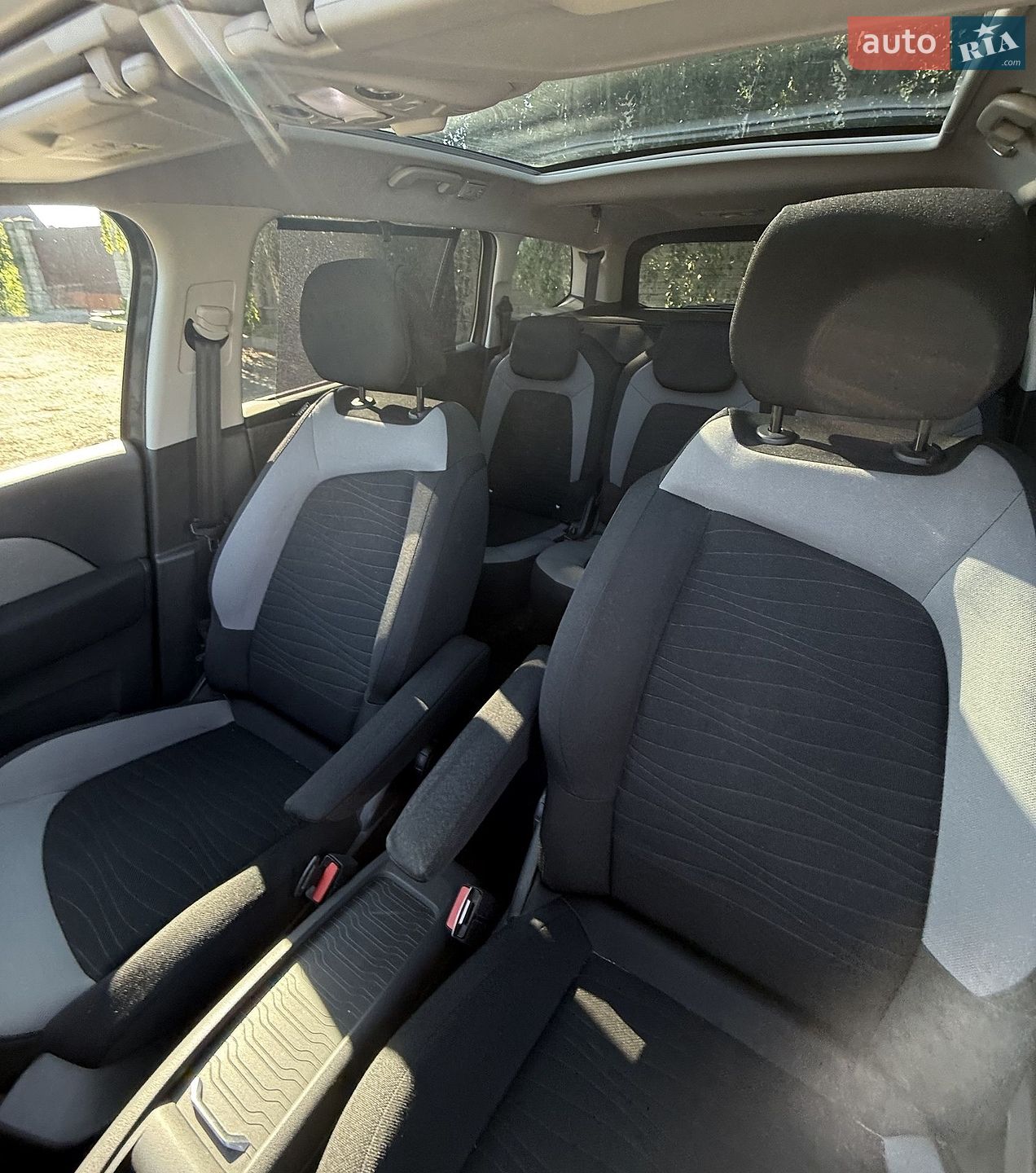 Citroen C4 Picasso 2015 VIN VF73A5GZTFJ724939 фото оголошення 21 з 26