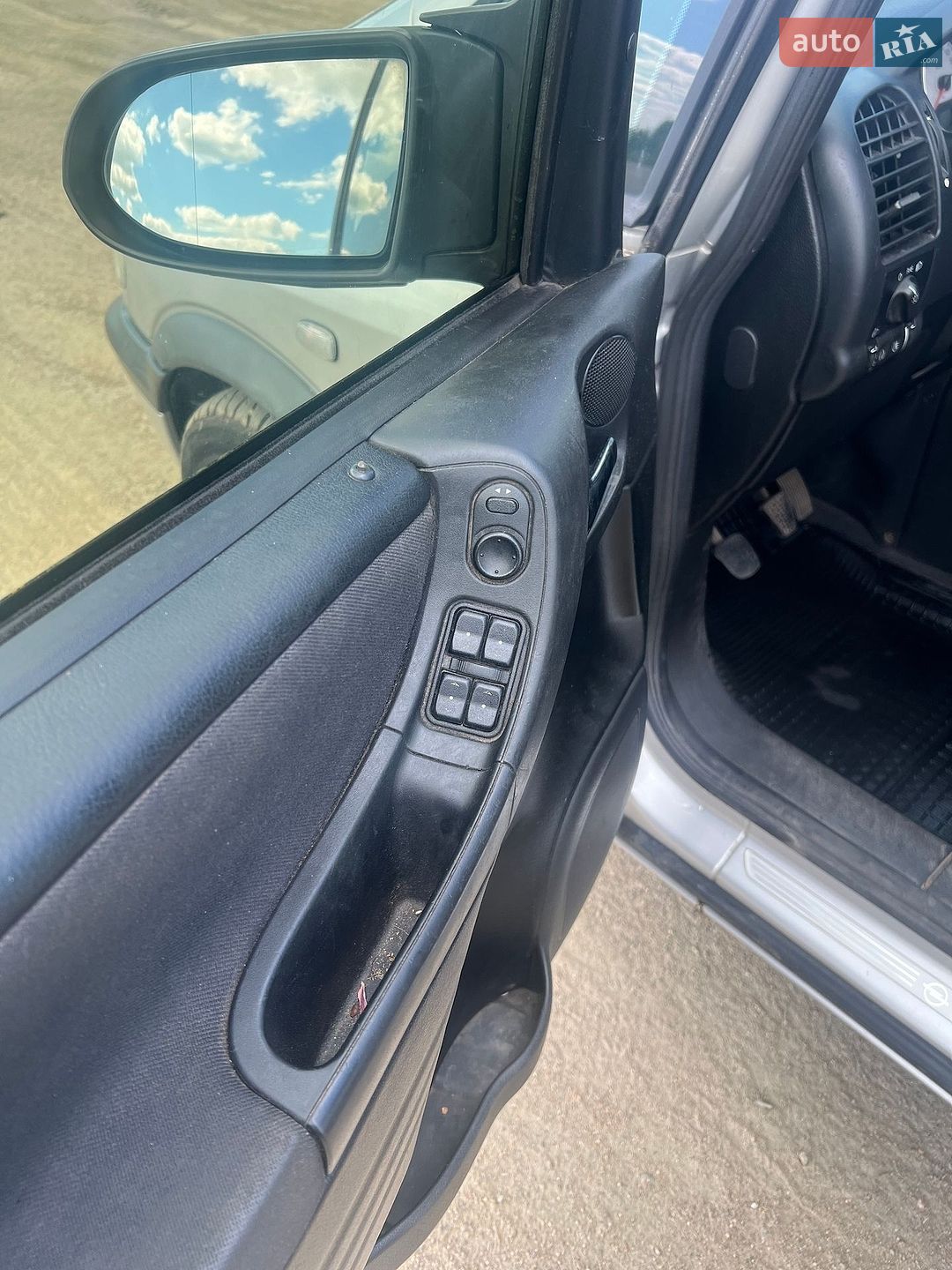 Opel Zafira 2003 VIN W0L0TGF7532147830 фото оголошення 11 з 30