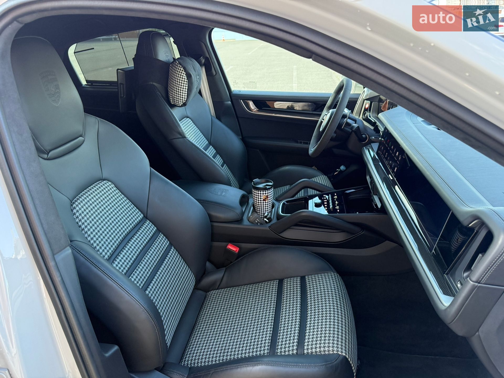 Porsche Cayenne Coupe 2024 VIN WP1BL2AYXRDA62641 фото оголошення 4 з 60