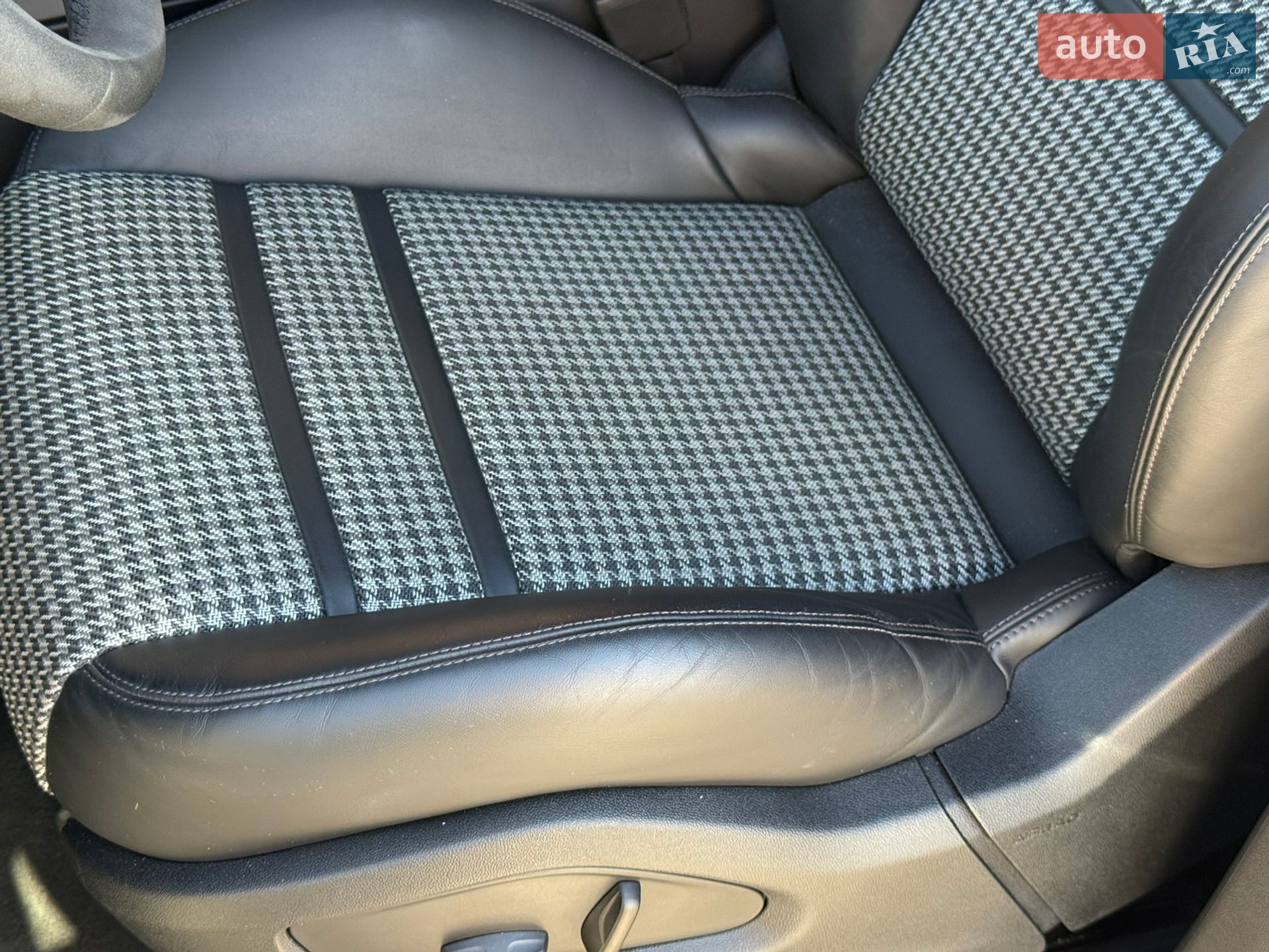 Porsche Cayenne Coupe 2024 VIN WP1BL2AYXRDA62641 фото оголошення 18 з 60
