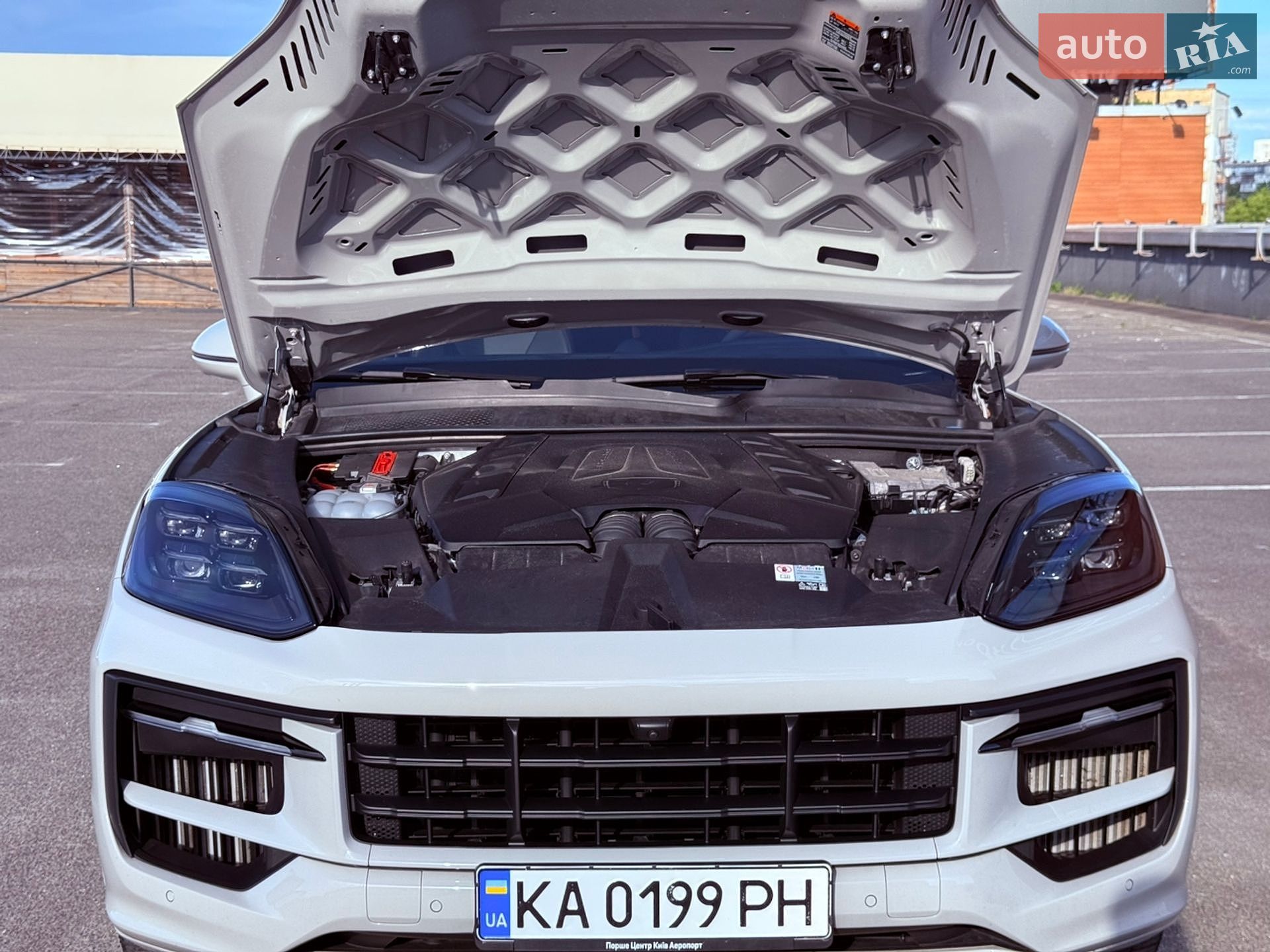Porsche Cayenne Coupe 2024 VIN WP1BL2AYXRDA62641 фото оголошення 38 з 60