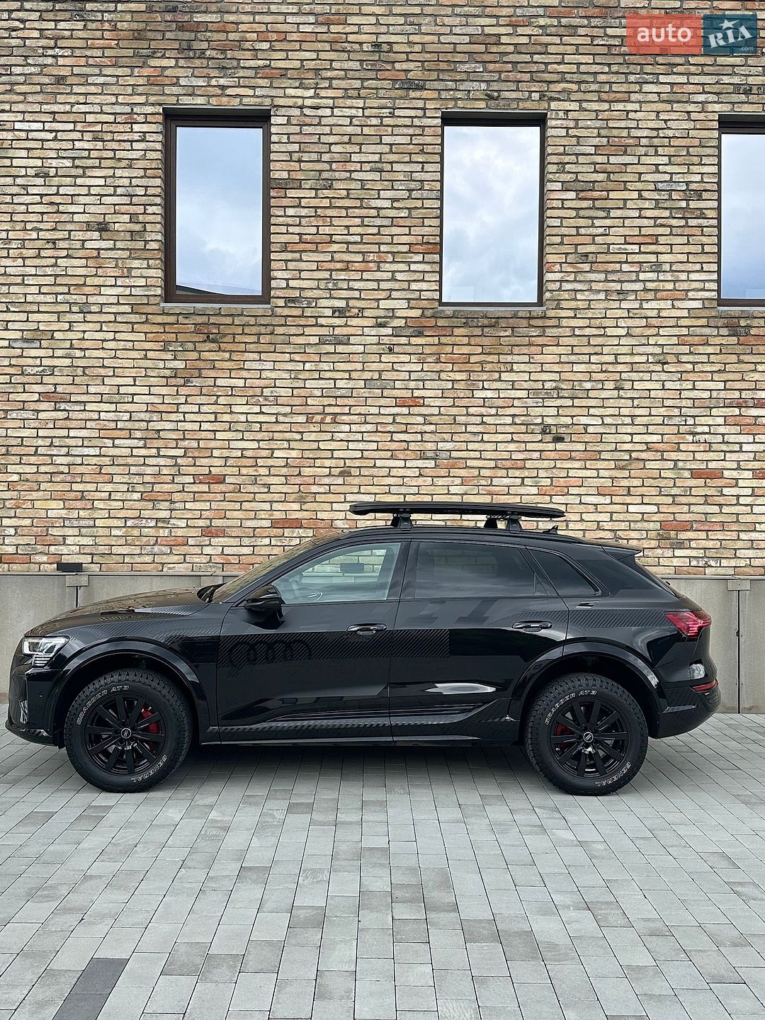 Audi Q8 e-tron 2024 VIN WAUZZZGE9RB063485 фото оголошення 2 з 32
