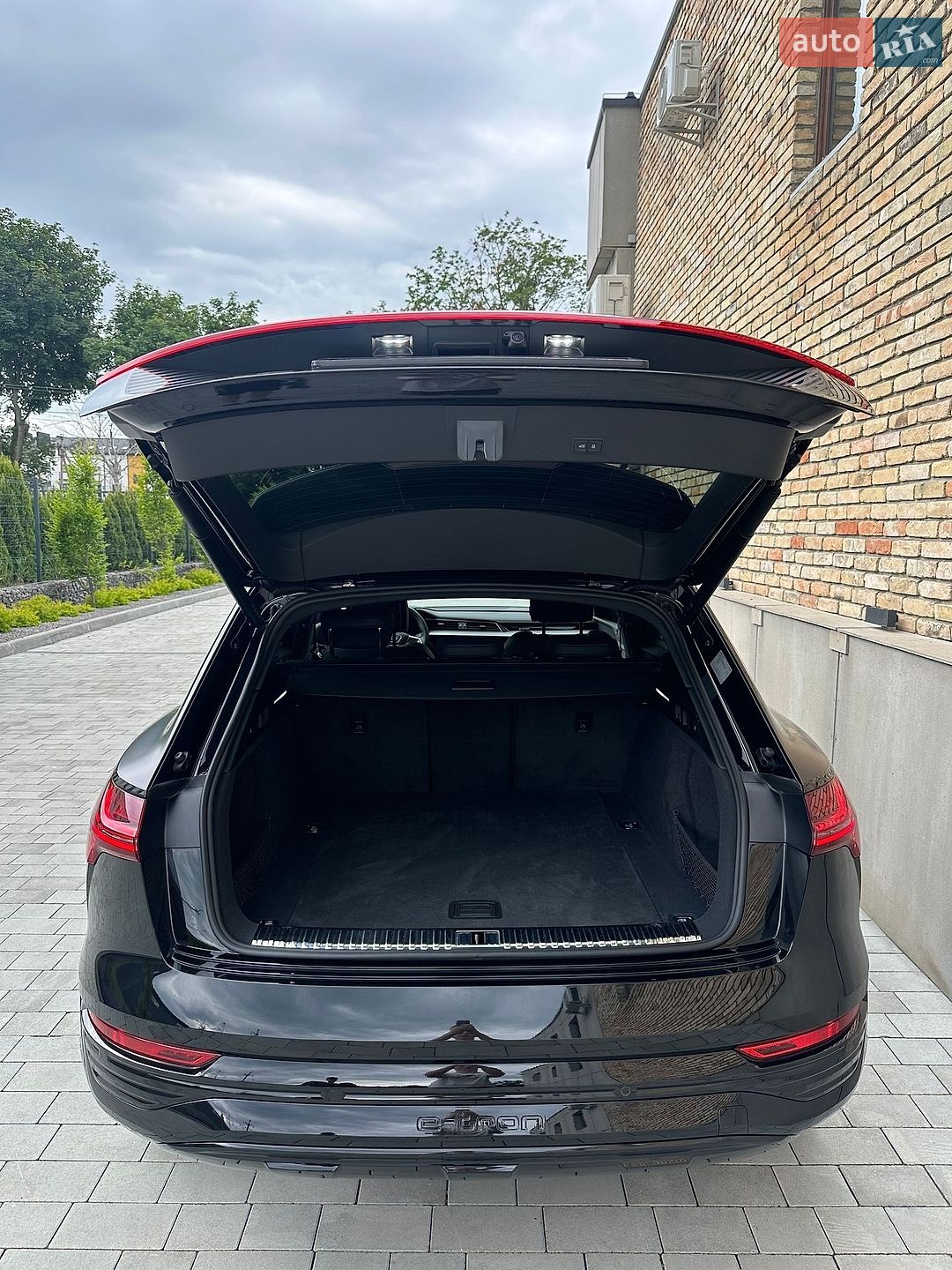 Audi Q8 e-tron 2024 VIN WAUZZZGE9RB063485 фото оголошення 10 з 32