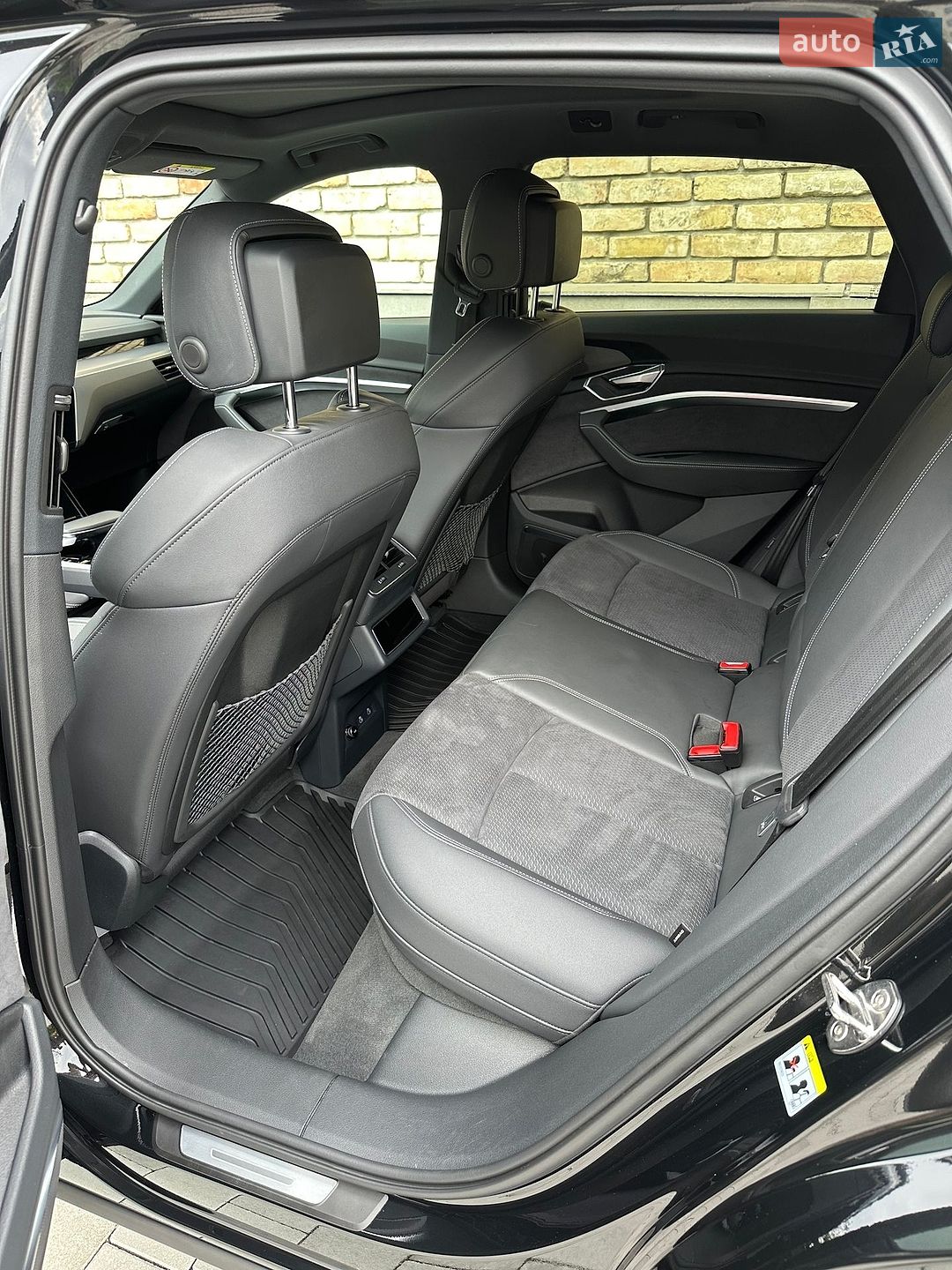 Audi Q8 e-tron 2024 VIN WAUZZZGE9RB063485 фото оголошення 22 з 32