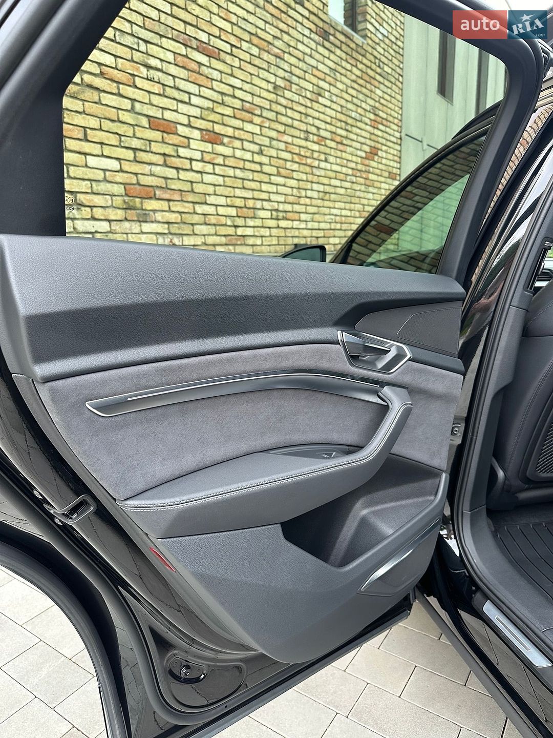 Audi Q8 e-tron 2024 VIN WAUZZZGE9RB063485 фото оголошення 29 з 32