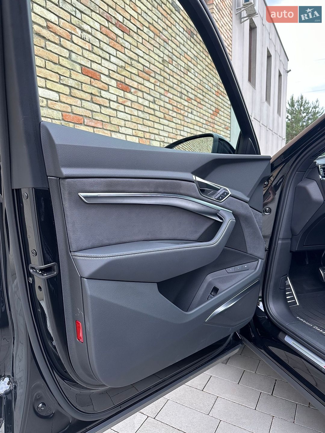 Audi Q8 e-tron 2024 VIN WAUZZZGE9RB063485 фото оголошення 30 з 32