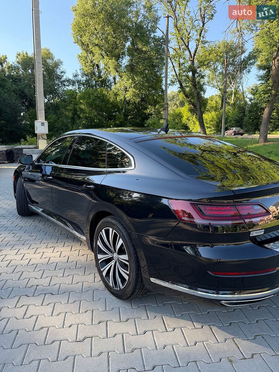Volkswagen Arteon 2018 VIN WVWBR7AN3KE000890 фото оголошення 3 з 20