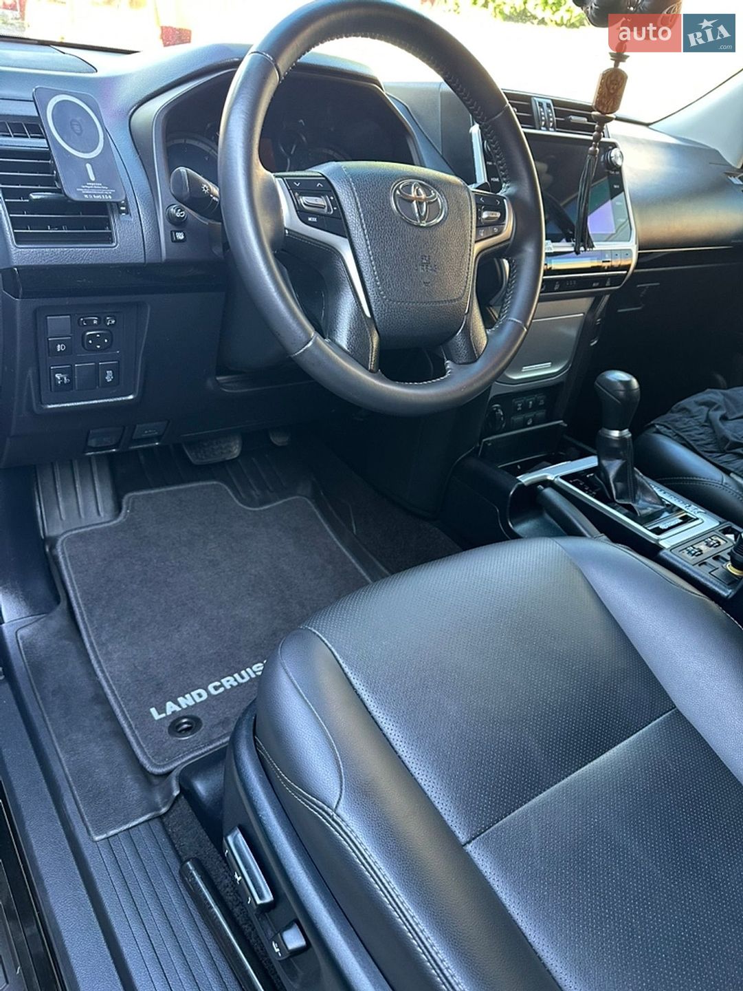 Toyota Land Cruiser Prado 2019 VIN JTEBR3FJ50K150430 фото оголошення 10 з 26