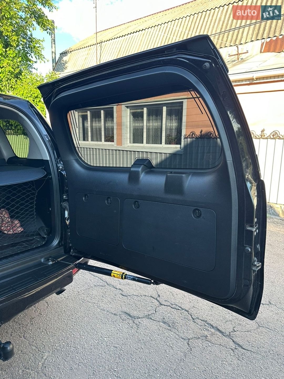 Toyota Land Cruiser Prado 2019 VIN JTEBR3FJ50K150430 фото оголошення 8 з 26