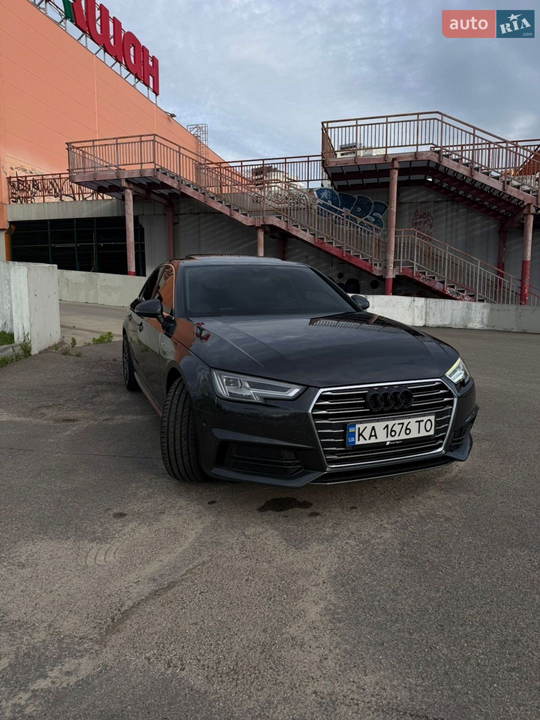 Audi A4 2018 VIN WAULMAF40JA157246 фото оголошення 2 з 6