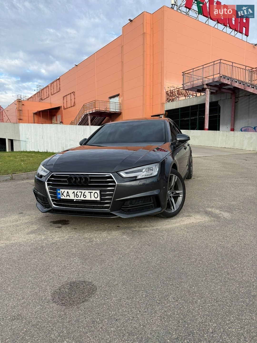 Audi A4 2018 VIN WAULMAF40JA157246 фото оголошення 3 з 6
