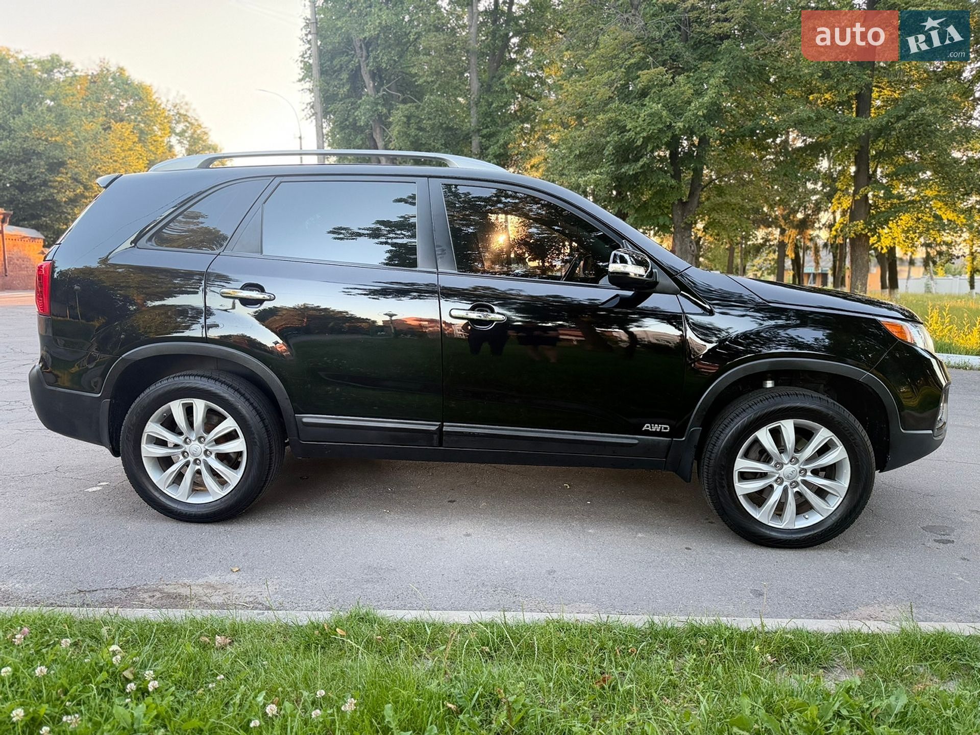 Kia Sorento 2012 VIN KNAKU813DC5341822 фото оголошення 3 з 29