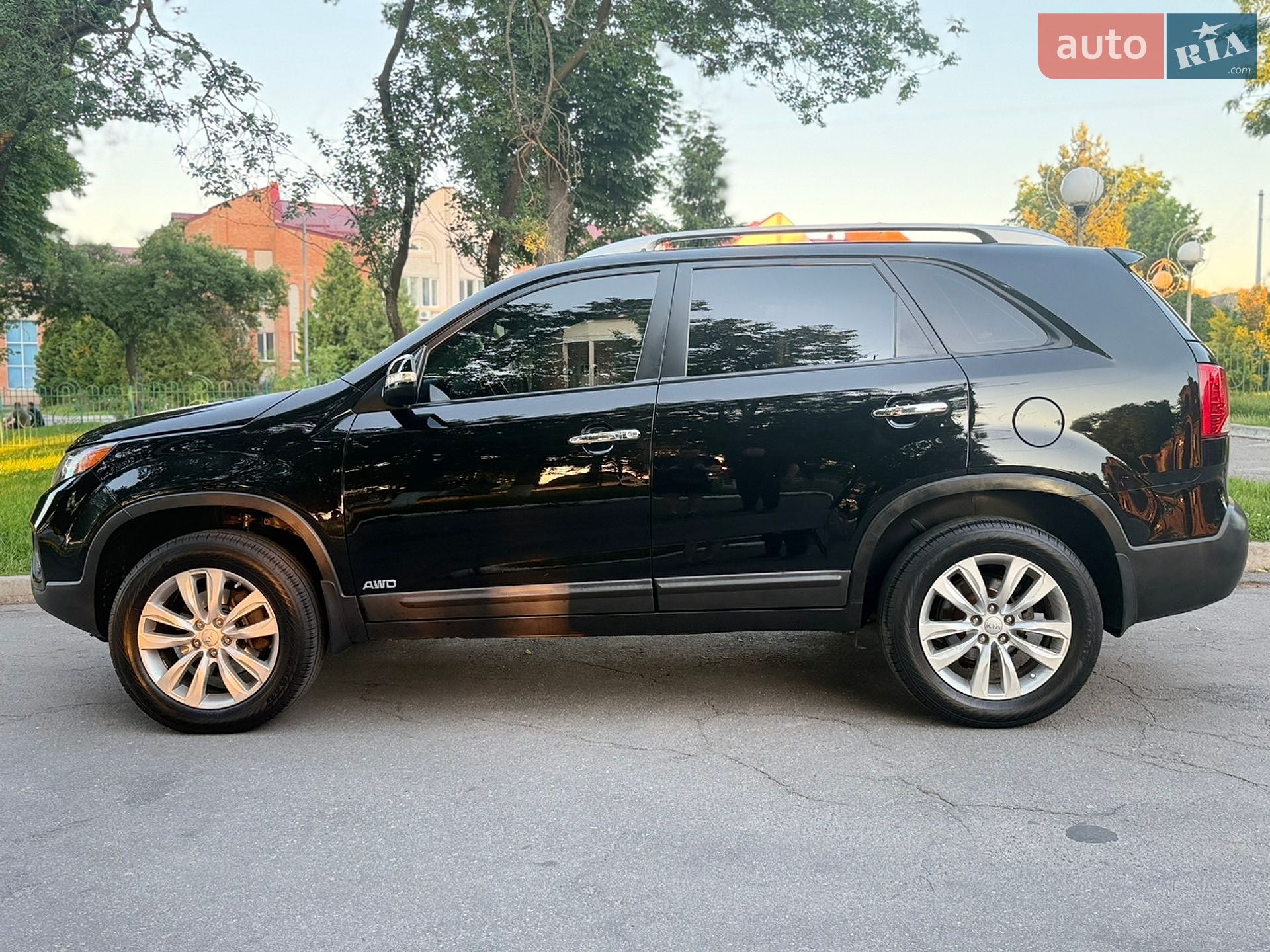 Kia Sorento 2012 VIN KNAKU813DC5341822 фото оголошення 4 з 29