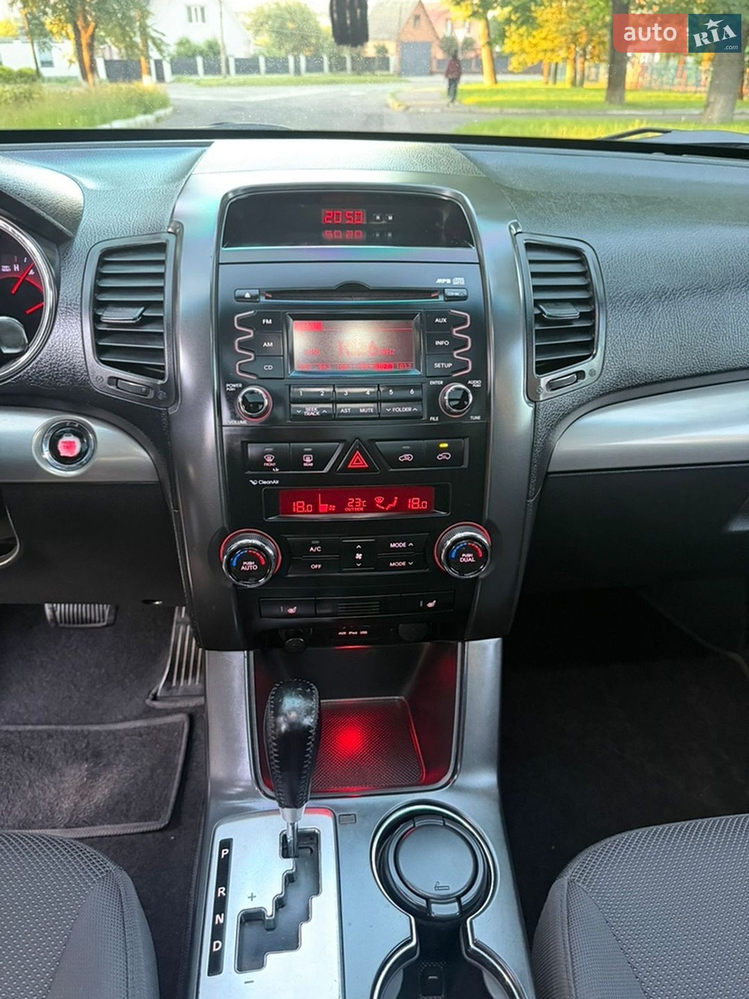 Kia Sorento 2012 VIN KNAKU813DC5341822 фото оголошення 10 з 29