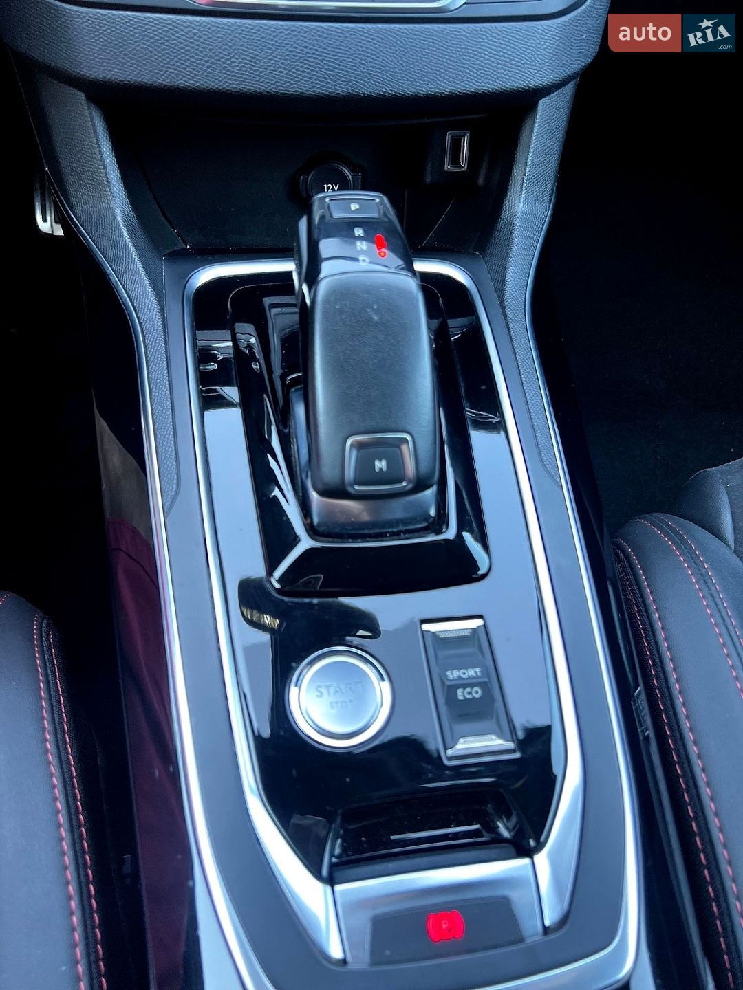 Peugeot 308 2018 VIN VF3LCYHZRJS267570 фото оголошення 12 з 17